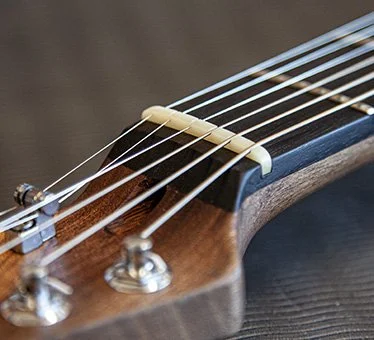 vh-guitars-knochensattel-slide.jpg