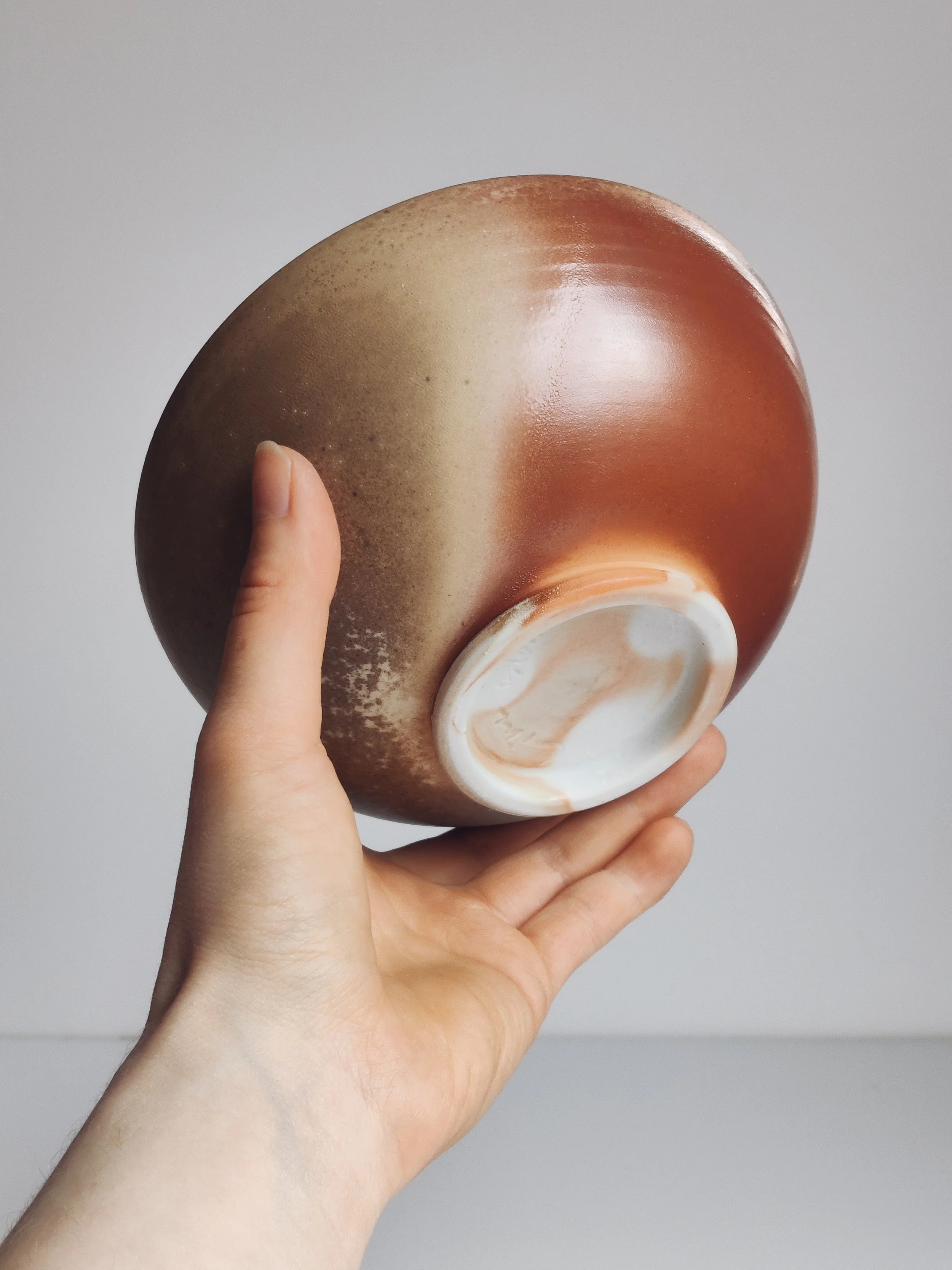 porselensskål med flashing slip og trent i train kiln