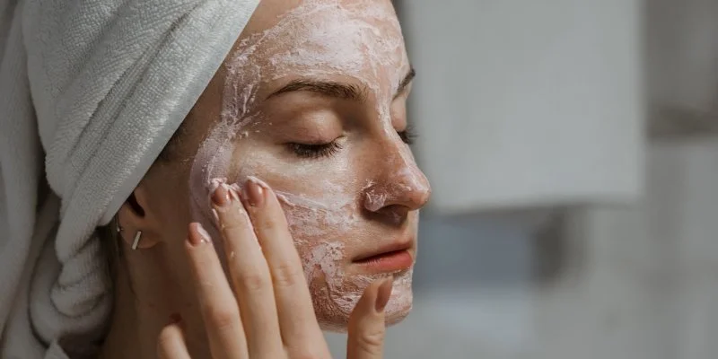 Skin Cycling 101: The Trend Everyone's Talking Abou