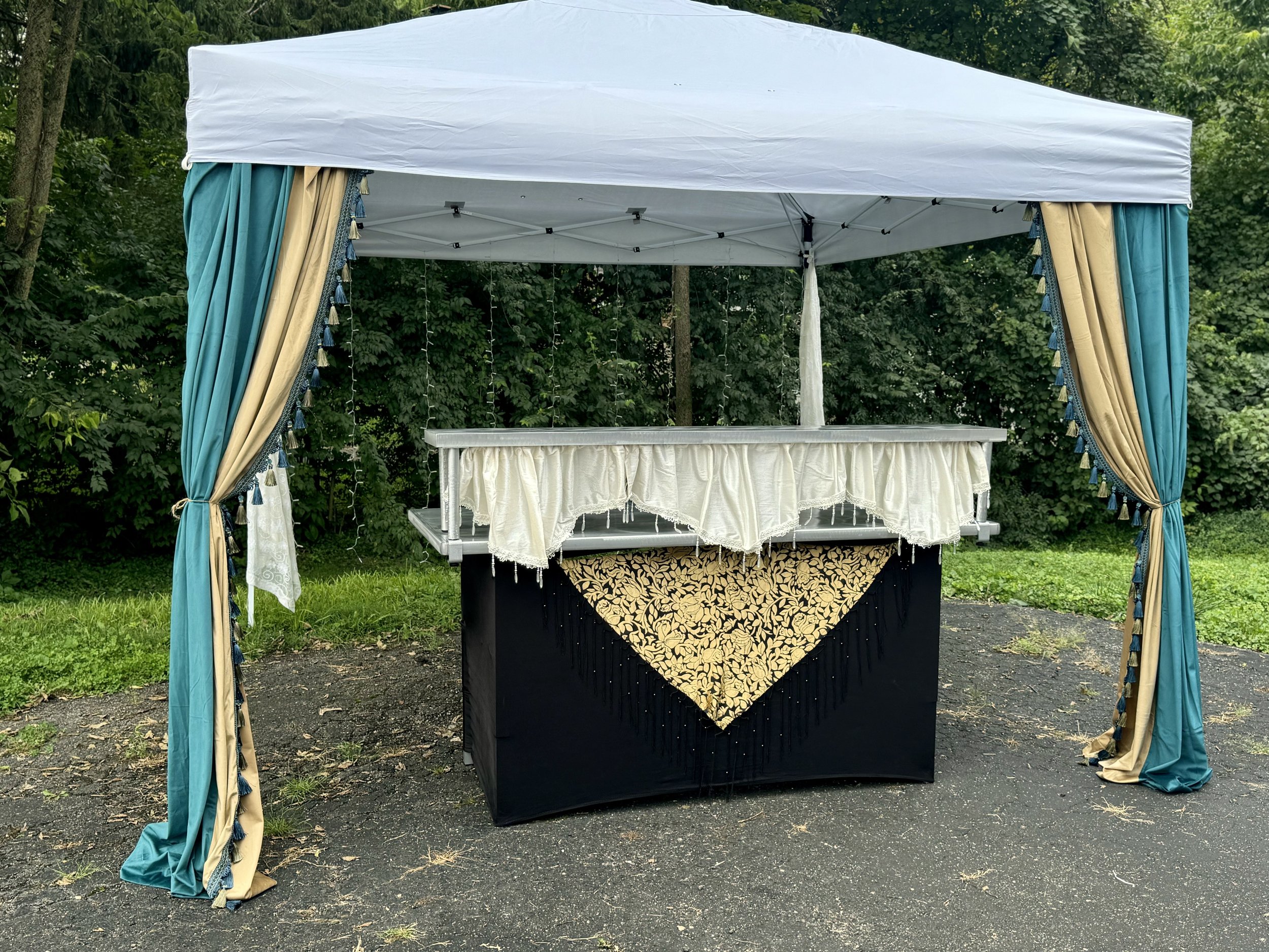 Design Your Own Tent Theme with Our Pop Up Mobile Bar.