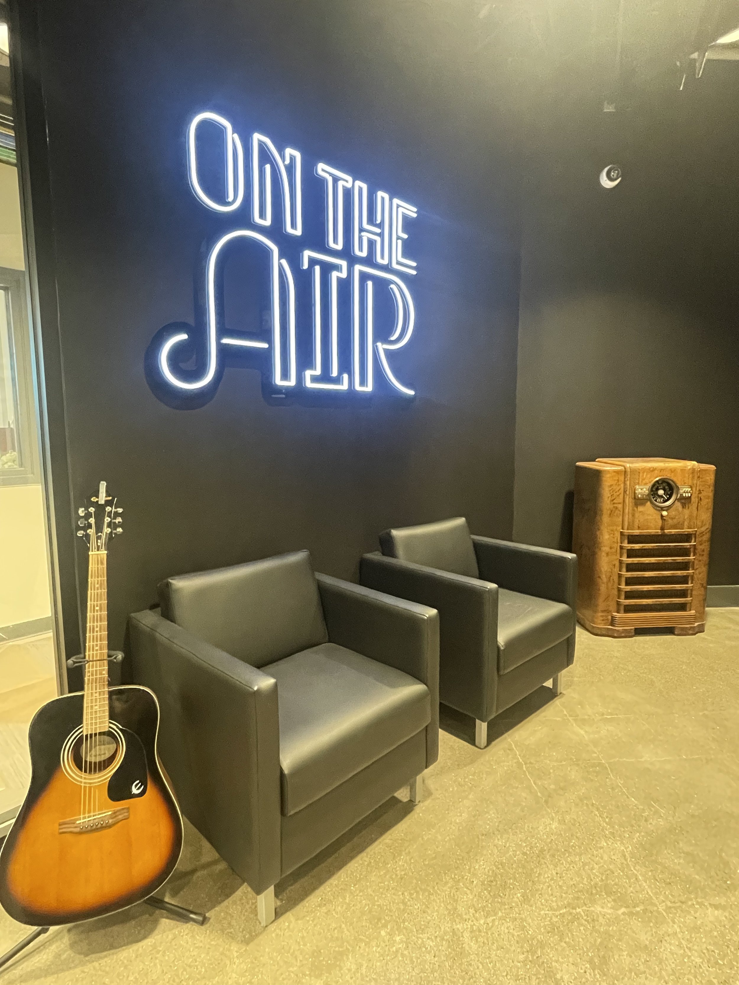 Q102-On-the-Air-with-Rocktails-Bars-On-Wheels
