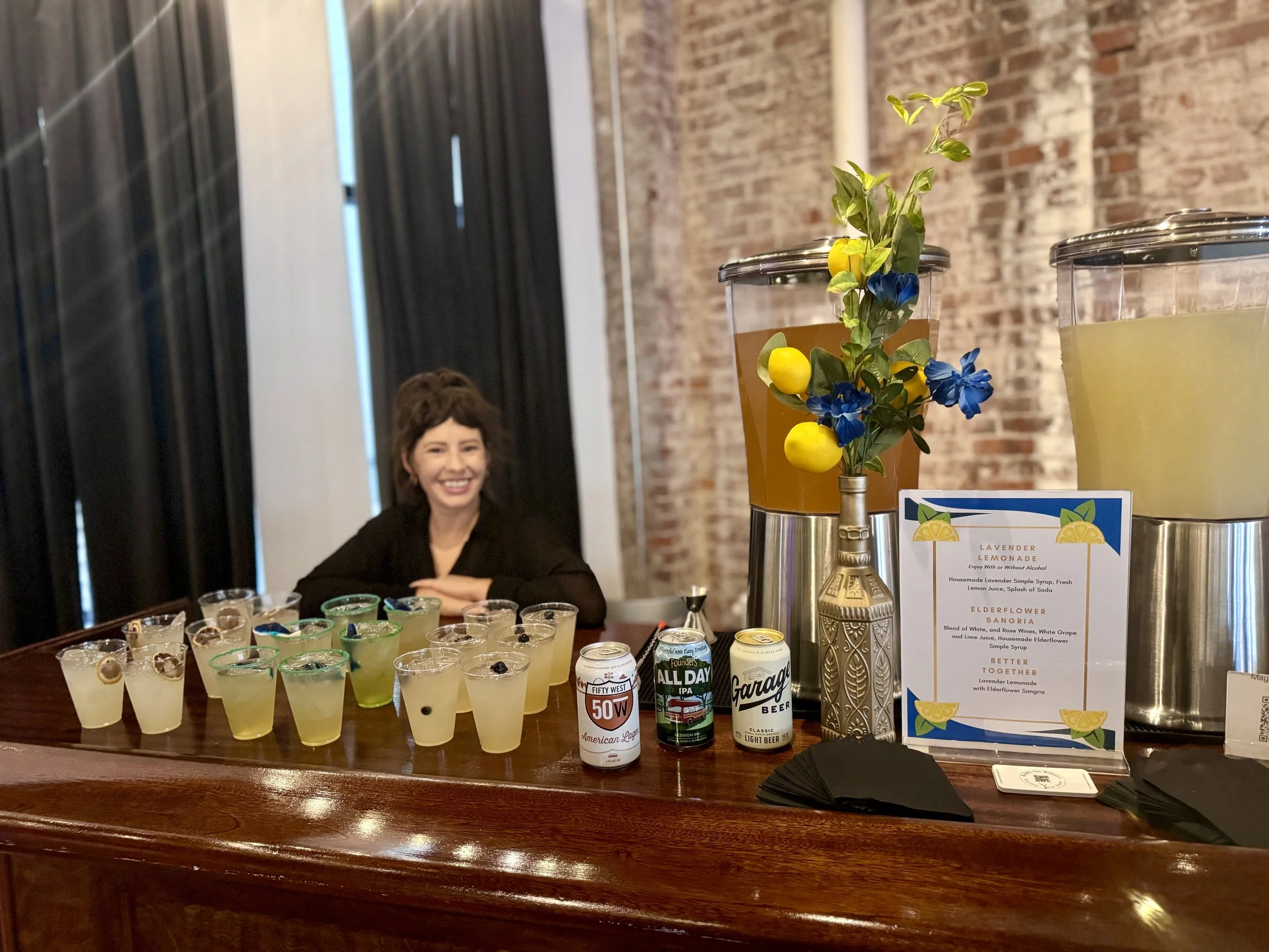 Corporate-Bar-for-Large-Events-Professional-Bartender