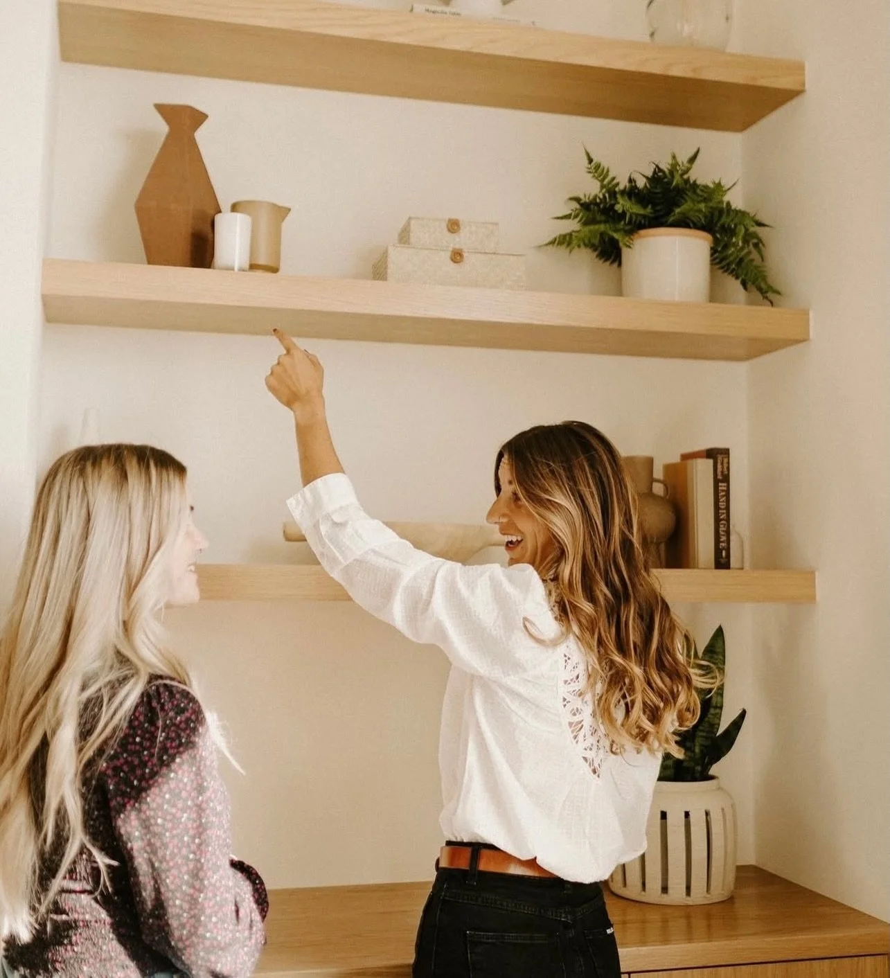 Do you feel like you know what you want for your home, but have no clue how to execute it? We hear this a lot, this is where we come in. From a Pinterest idea, to making it actually happen. Your budget, your timeline, our help 🌟