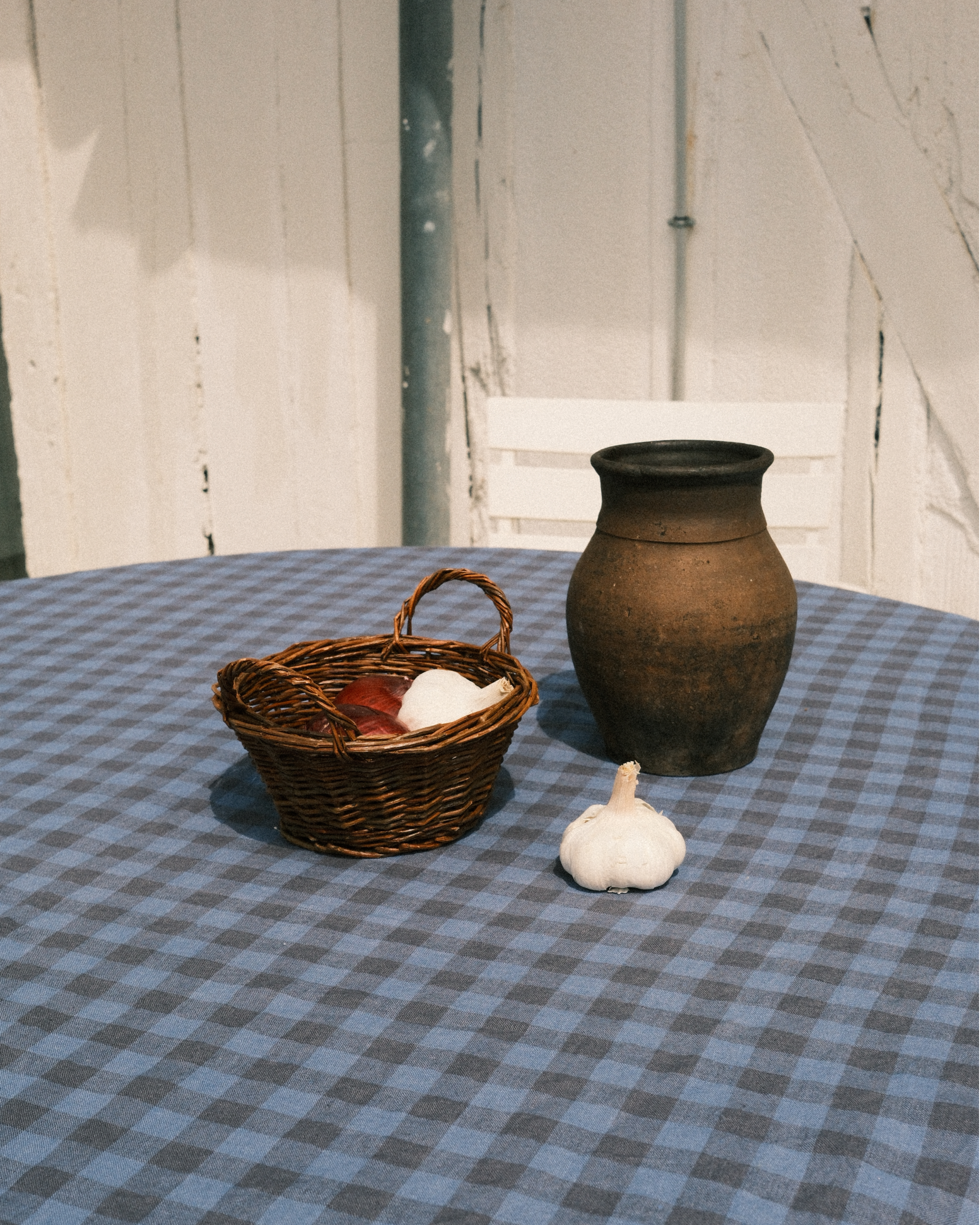 oury-home-blue-gingham-tablecloth-autumn-table-01.png