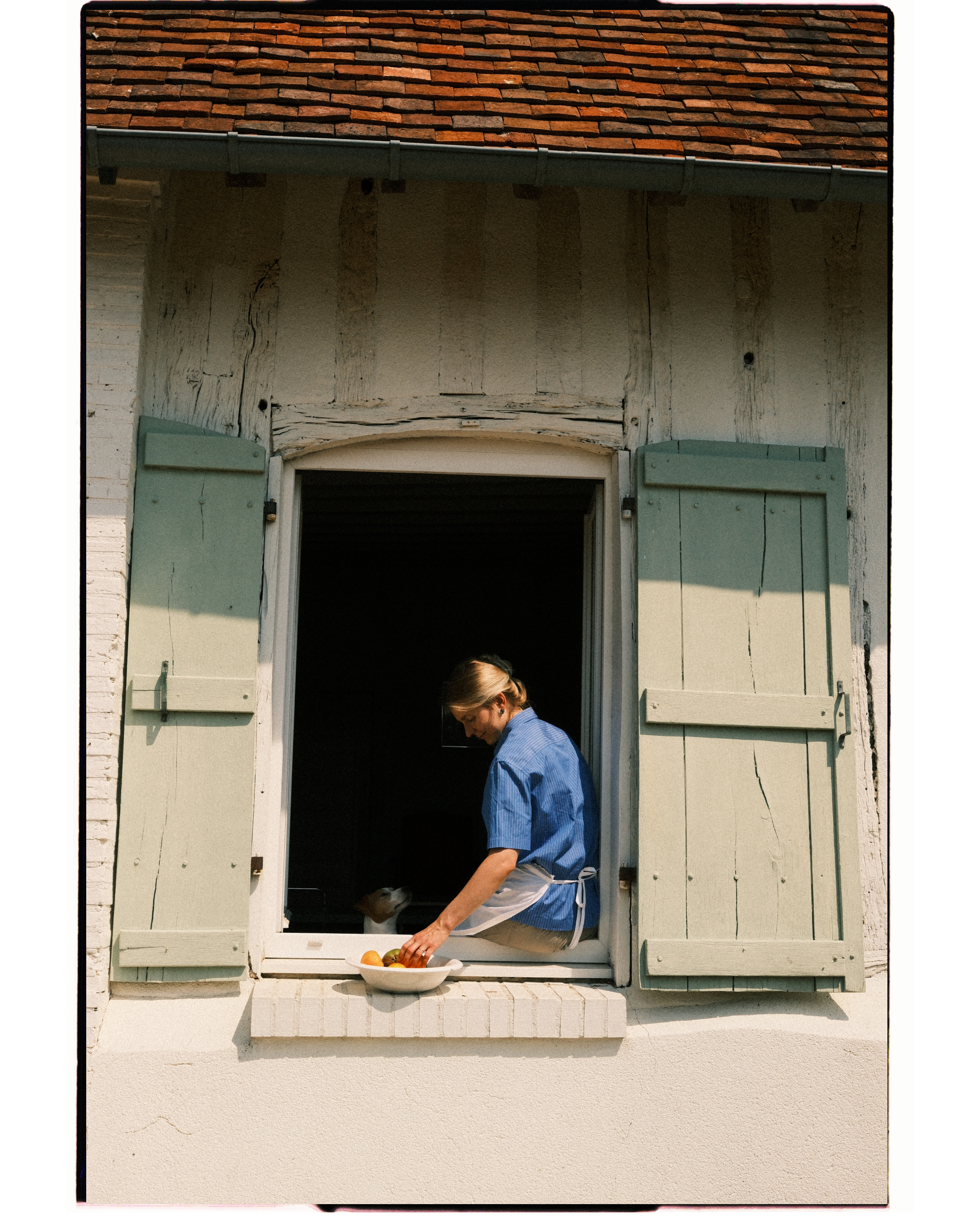 oury-home-apron-country-home-window-01.png