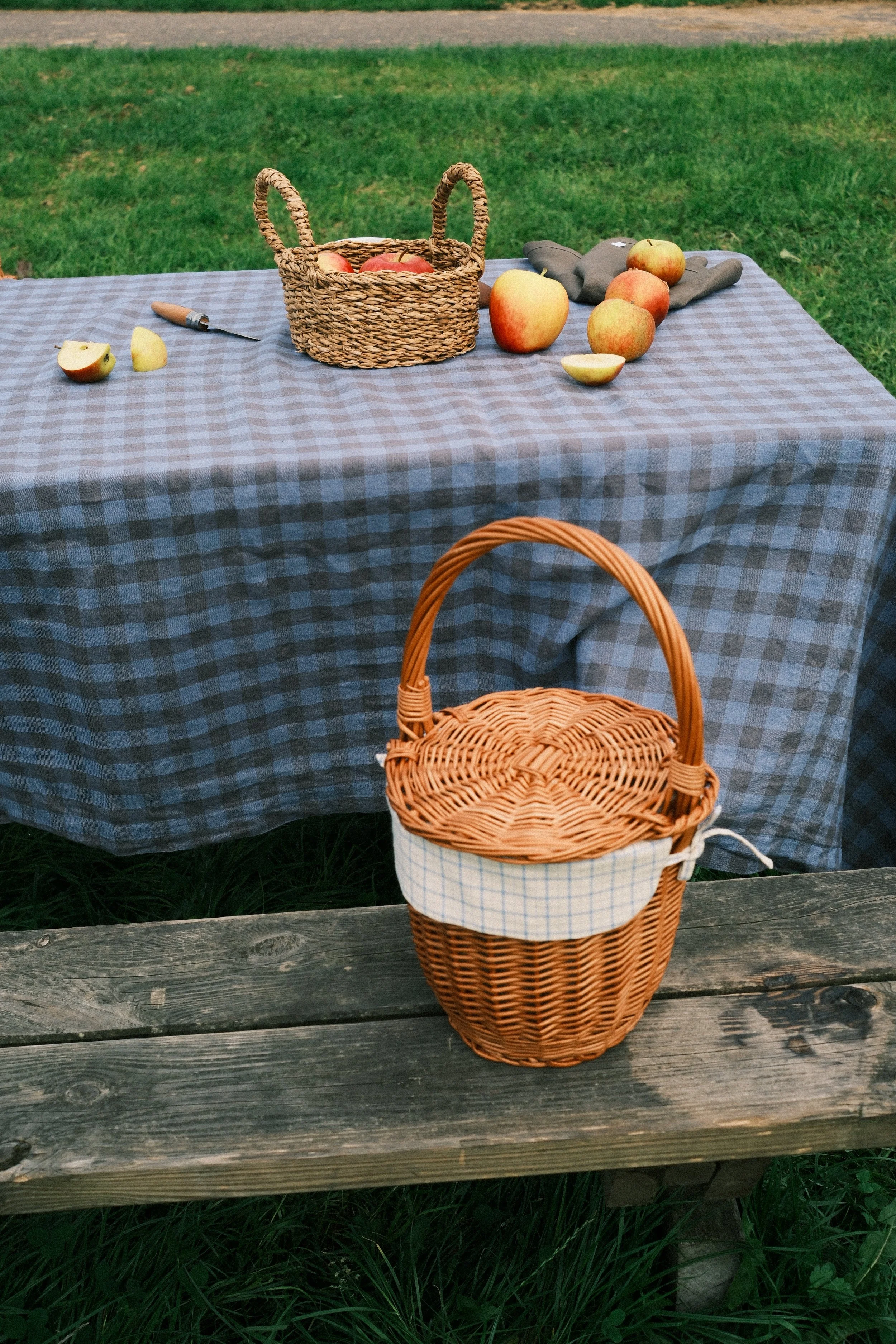 oury-home-woven-picnic-basket-gingham-liner-product-view.jpg