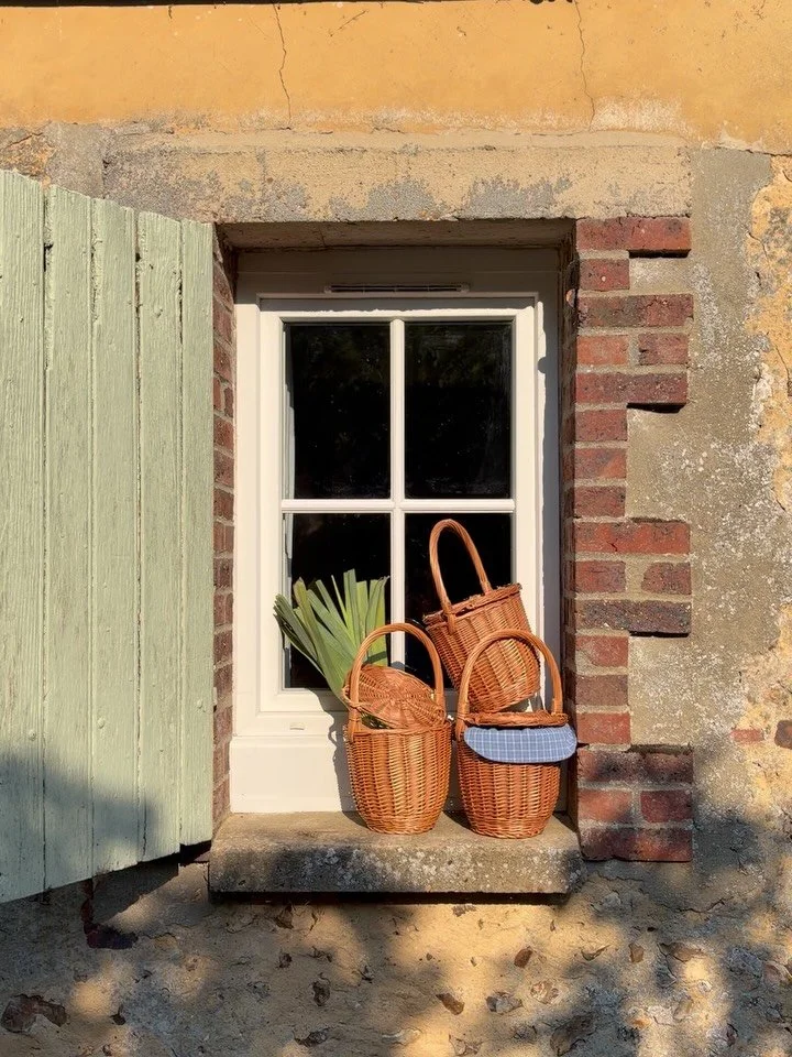 Autumn in the air, with the warmth of summer still lingering. soft sunshine, shifting light, and a new season slowly finding its way in. All the things we love about autumn.