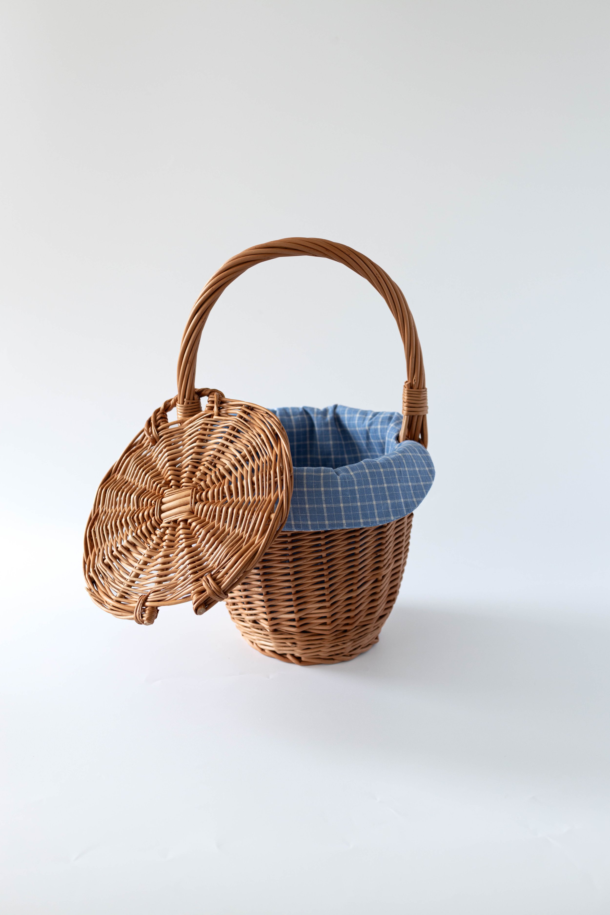OURY-HOME-Willow-Basket-with-Cotton-Liner-02.jpg