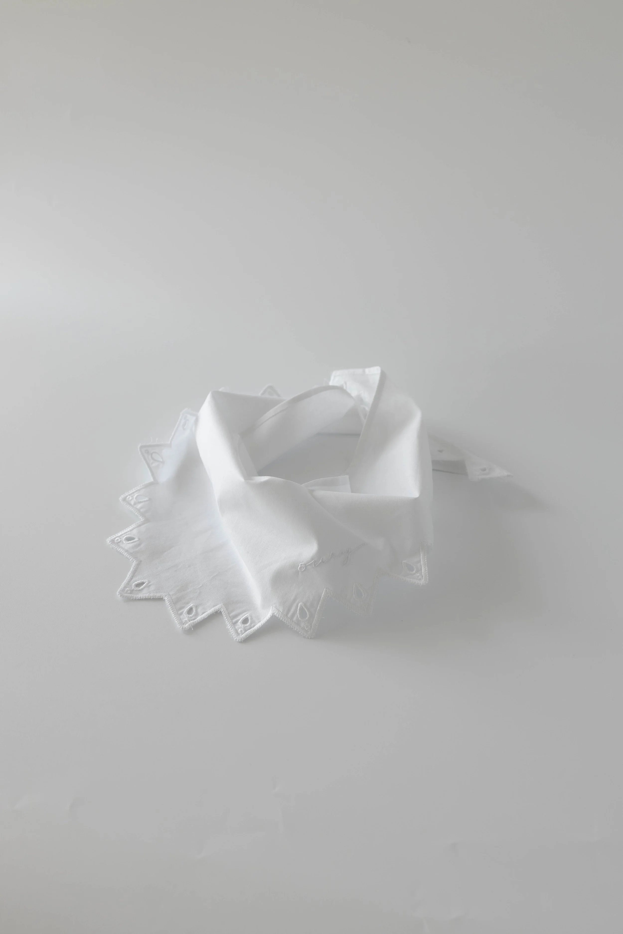 OURY-HOME-White-Headscarf-02.jpg
