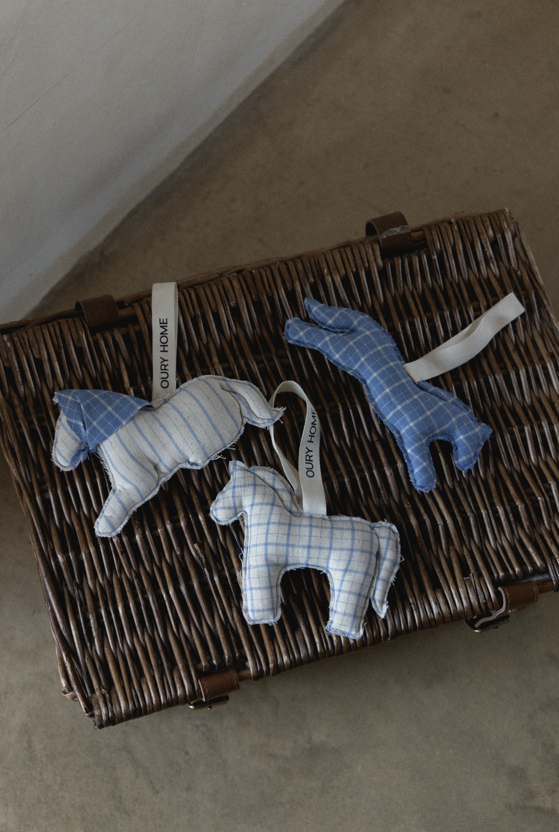 OURY_HOME_Toys.png (Copy)