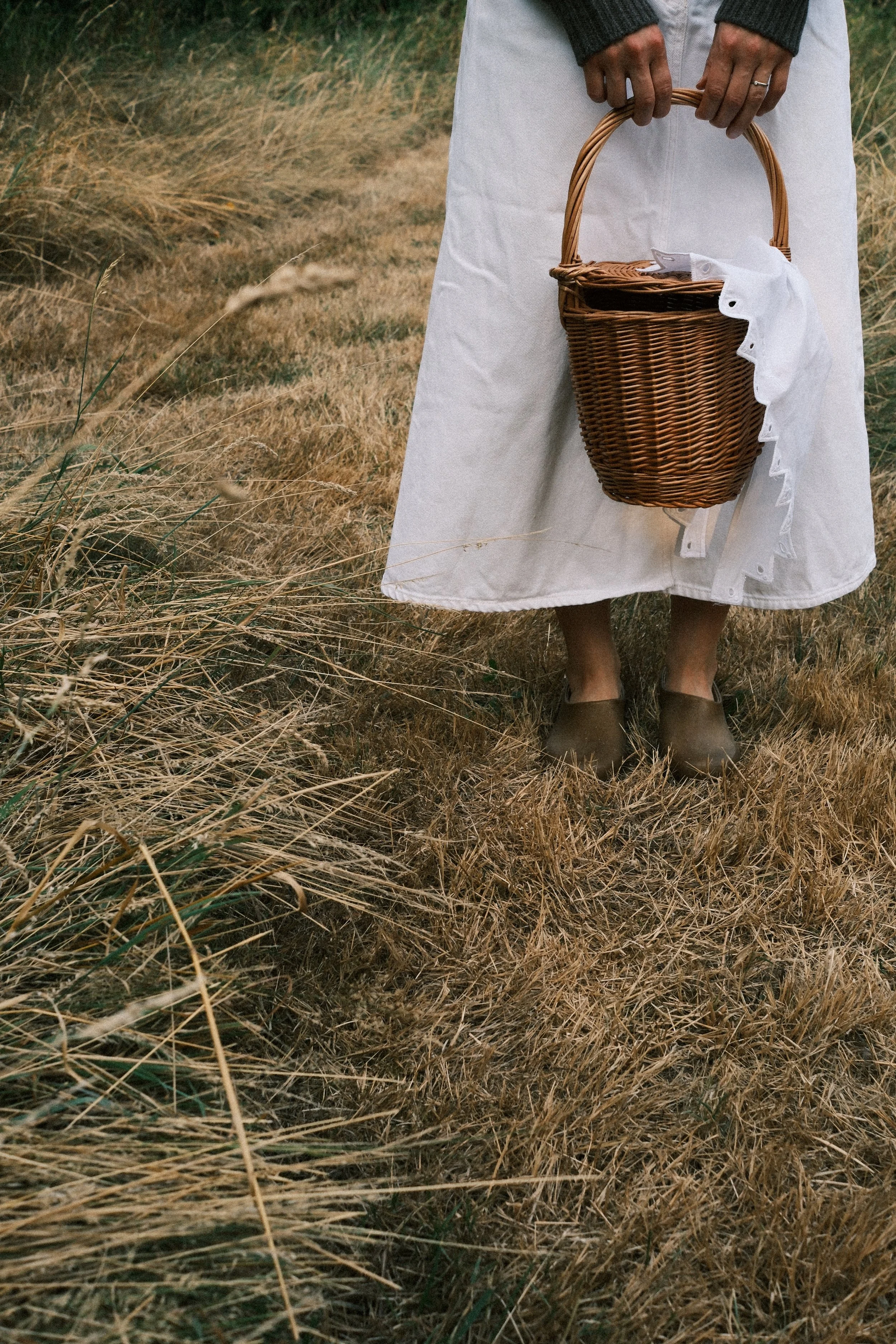 OURY-HOME-Willow-Basket-with-Cotton-Liner-09.JPG