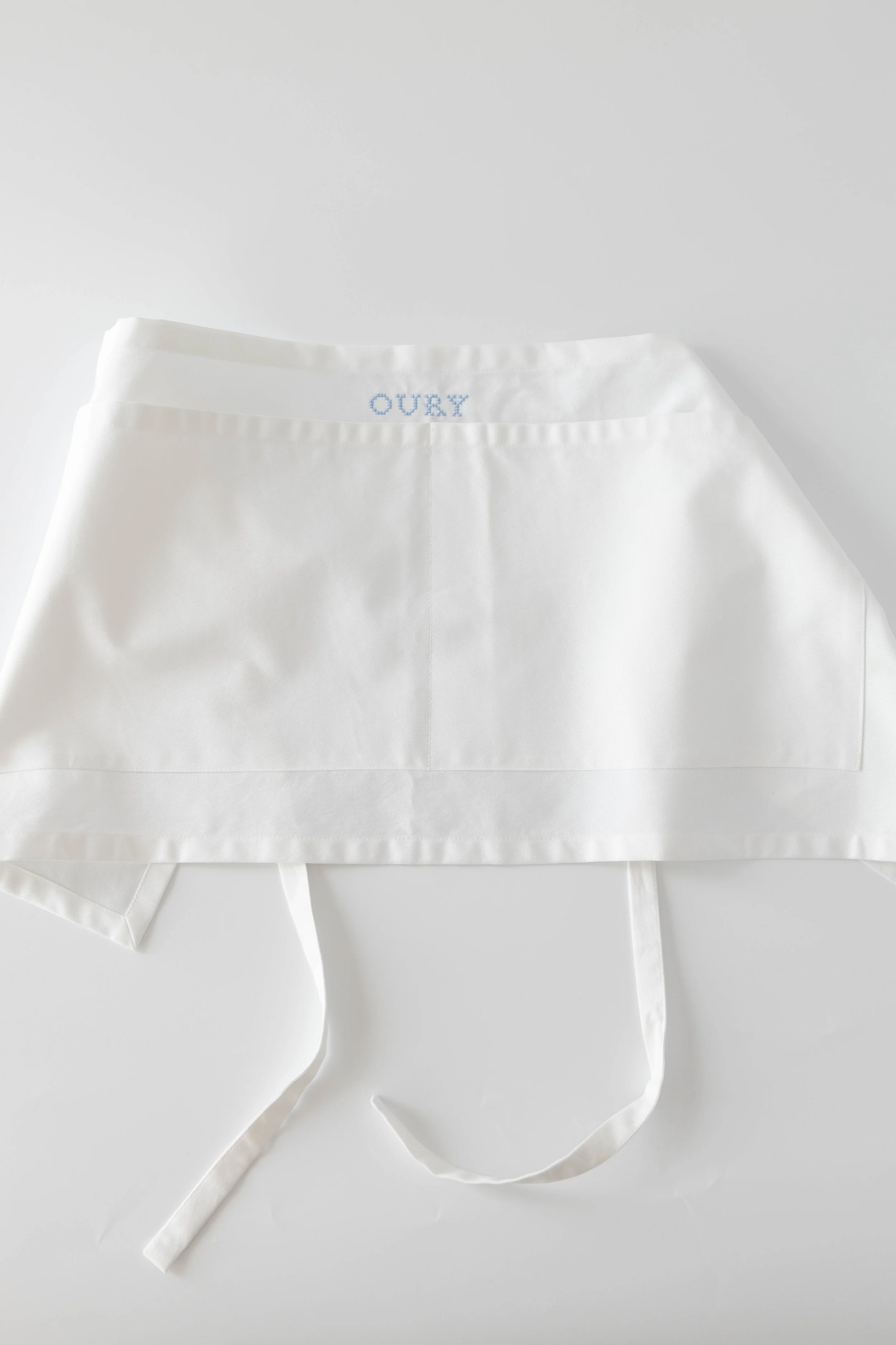 OURY-HOME-White-Cotton-Work-Apron-02.jpg