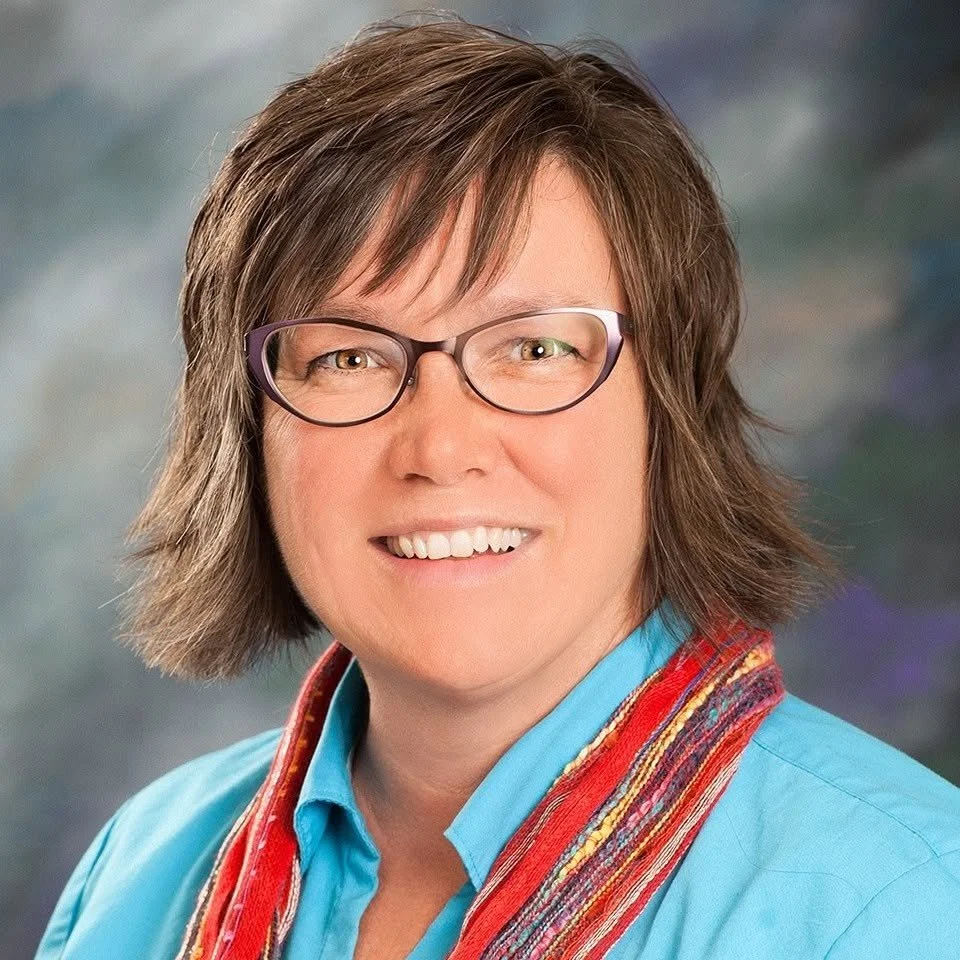 Teri Rhodes Headshot