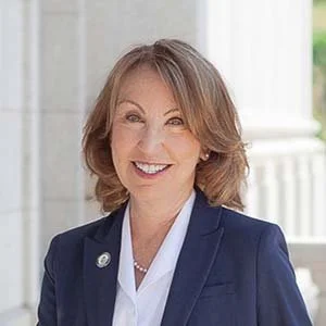 Rosemary Lesser Headshot