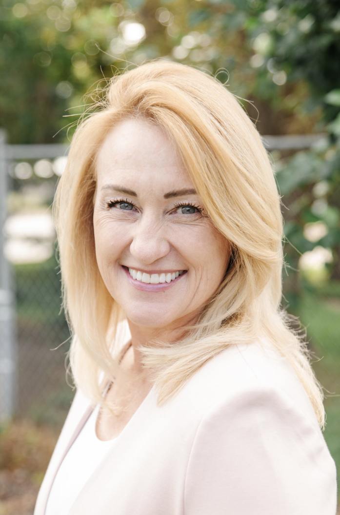 Cindy Keyes Headshot