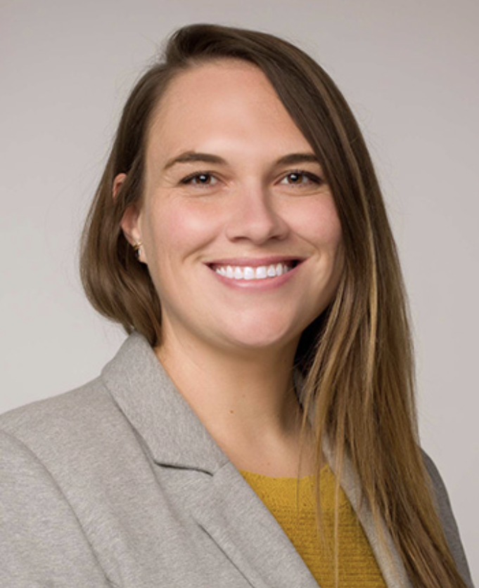 Ali Cloward Headshot