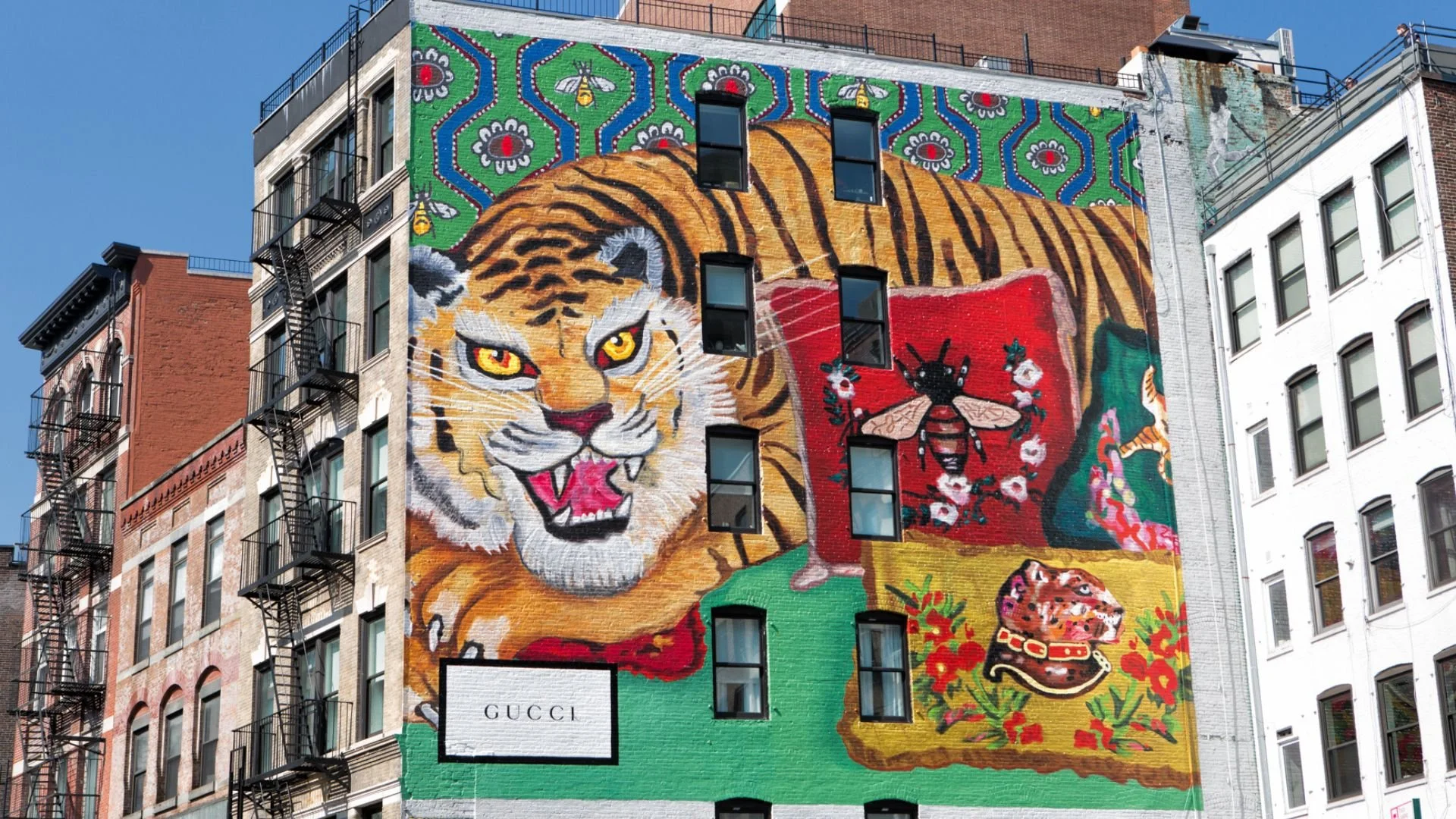 希少！NY発!人気グラフィティー集【Soho Walls】☆WALL ART GUCCI ART WALL — Colossal Media
