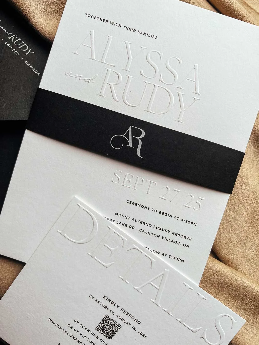 Save the Dates vs. Wedding Invitations: What’s the Difference &amp; When to Send Each