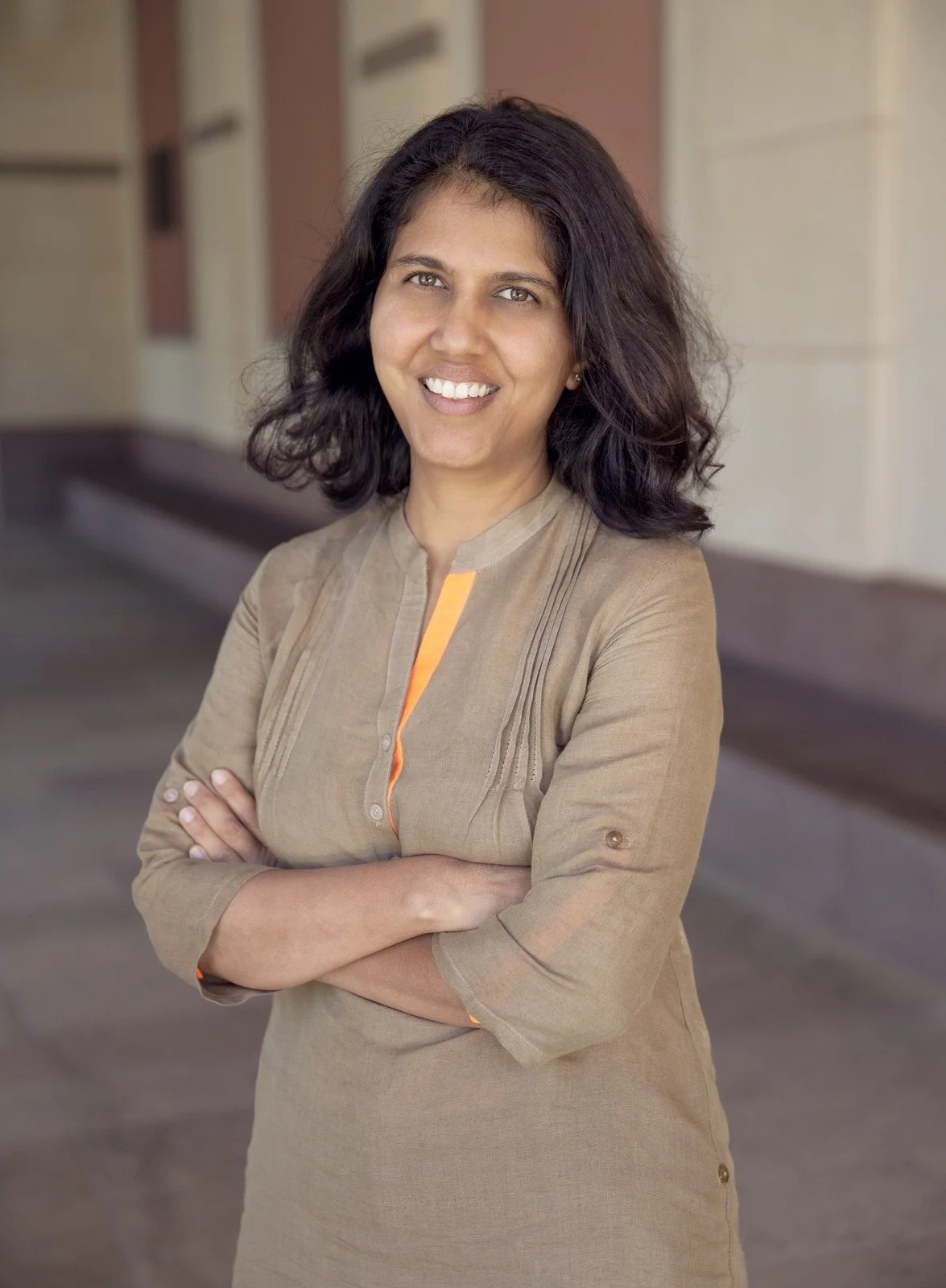 Mini.Kahlon headshot.jpg