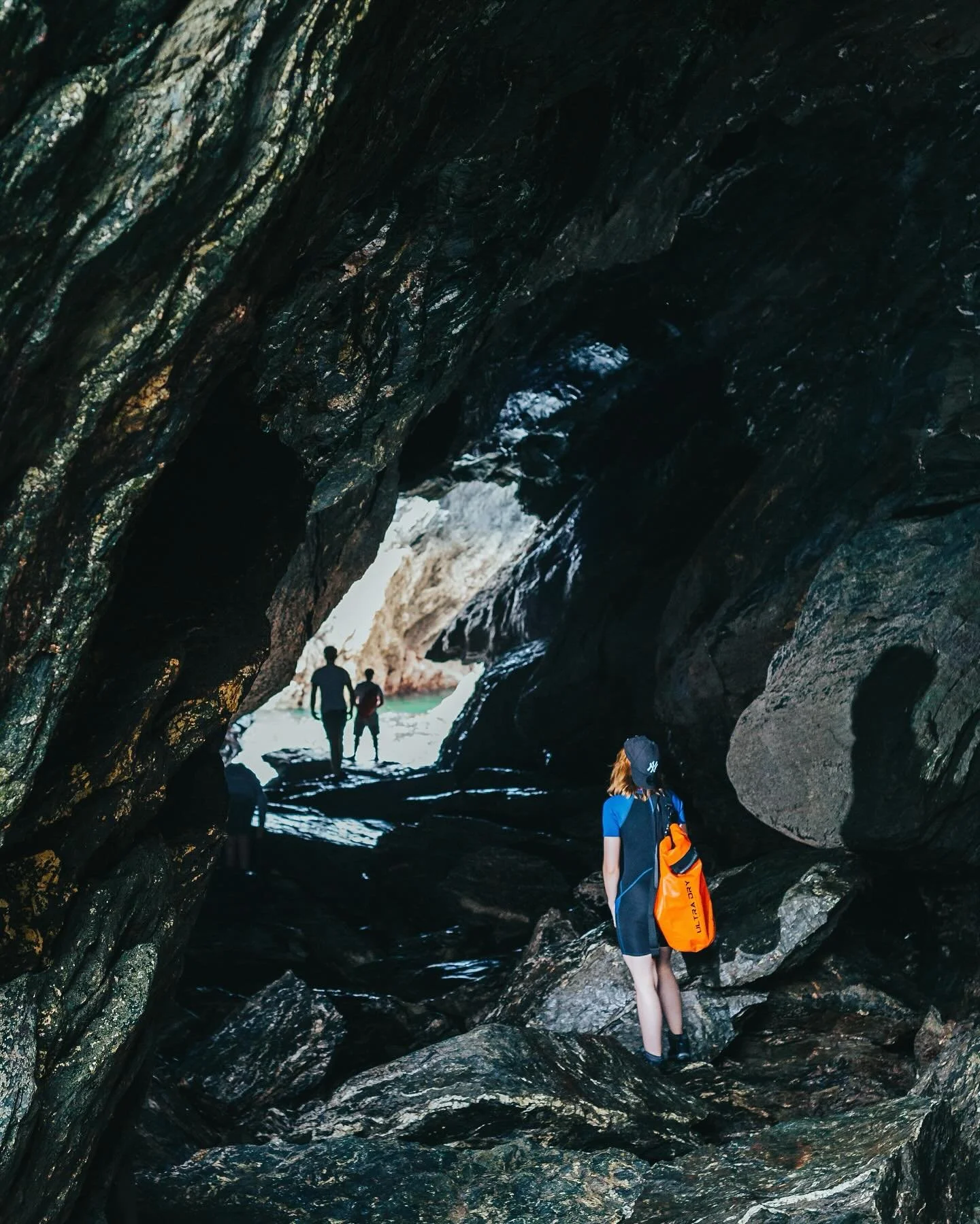 Had to scramble up then down into this cave in Cornwall to reach the end where we were met with the crashing Atlantic waves.
#atlantic #cornwall #adventure #caving #scramble #coastal