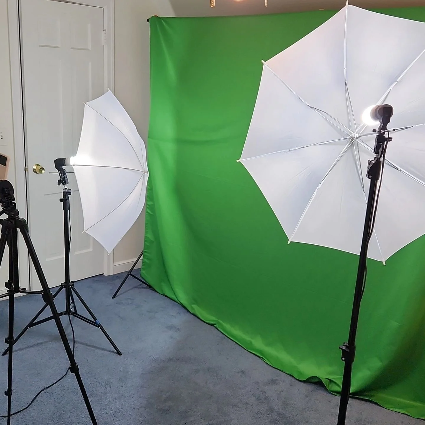 Screw it, I'll make my own studio!
With black jack! And hookers!