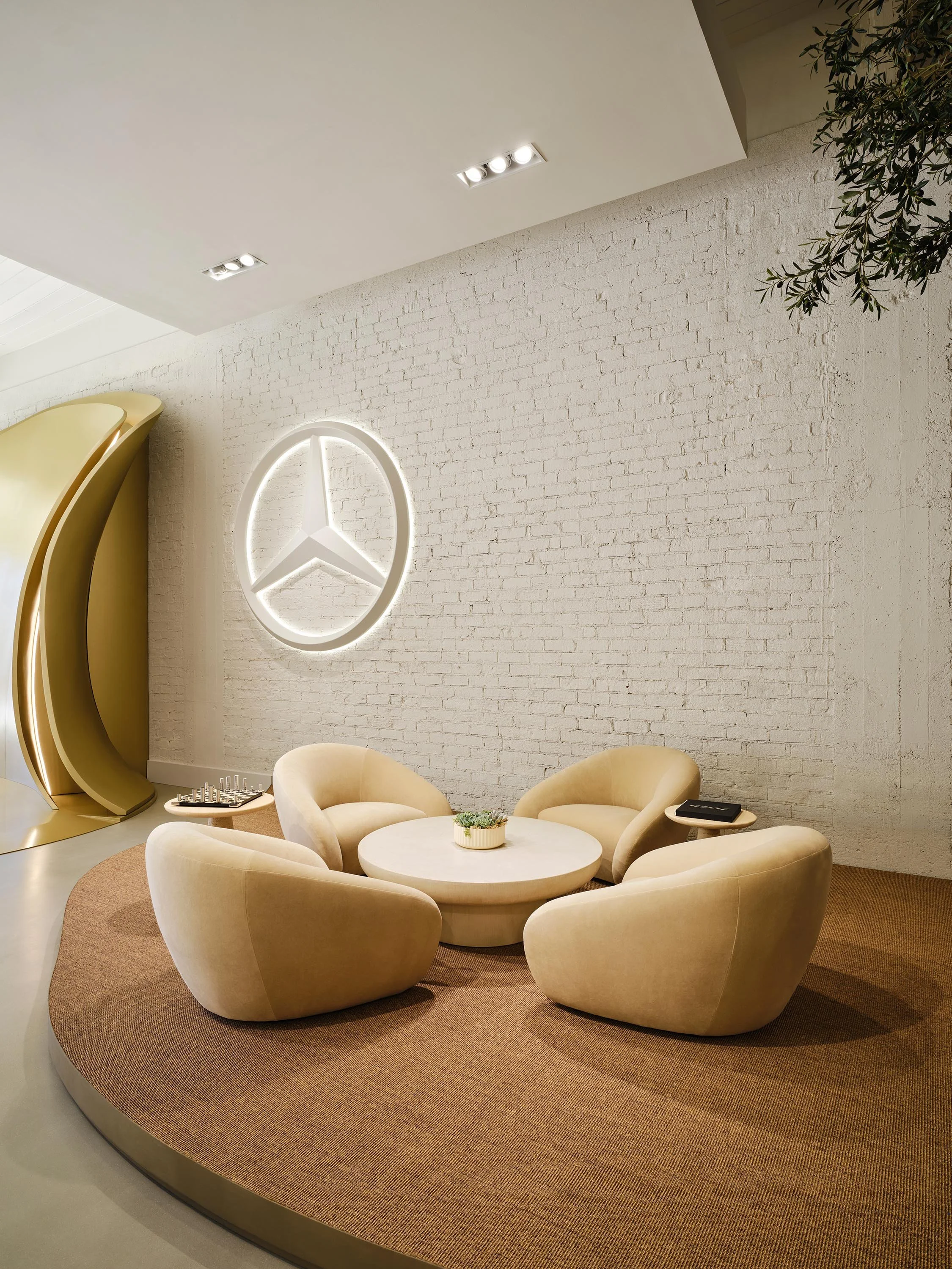 07_Lounge_010 2_R3_R_sRGB_Full_Frame.jpg