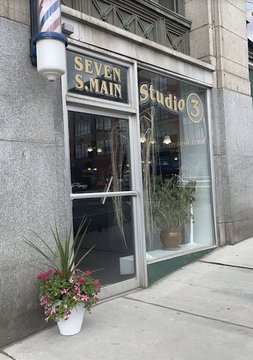 Studio 3 Salon