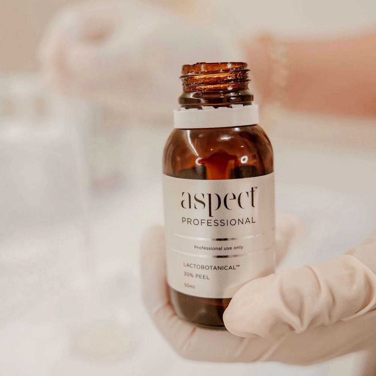 Enter the festive season with glowing skin! ✨ The Aspect Professional Lactobotanical Peel combines gentle lactic acid with botanical extracts to exfoliate, hydrate, and brighten your complexion&mdash;perfect for that holiday radiance. Ideal for sensi