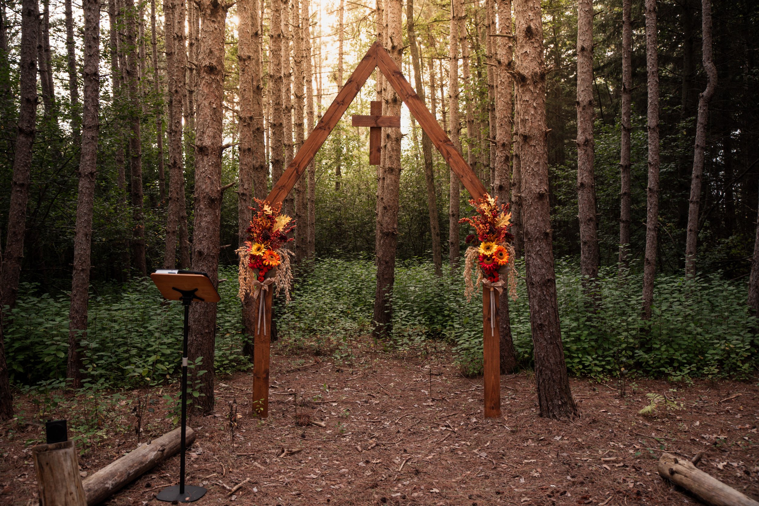 What to Expect When Hiring a Fort Wayne Wedding Photographer