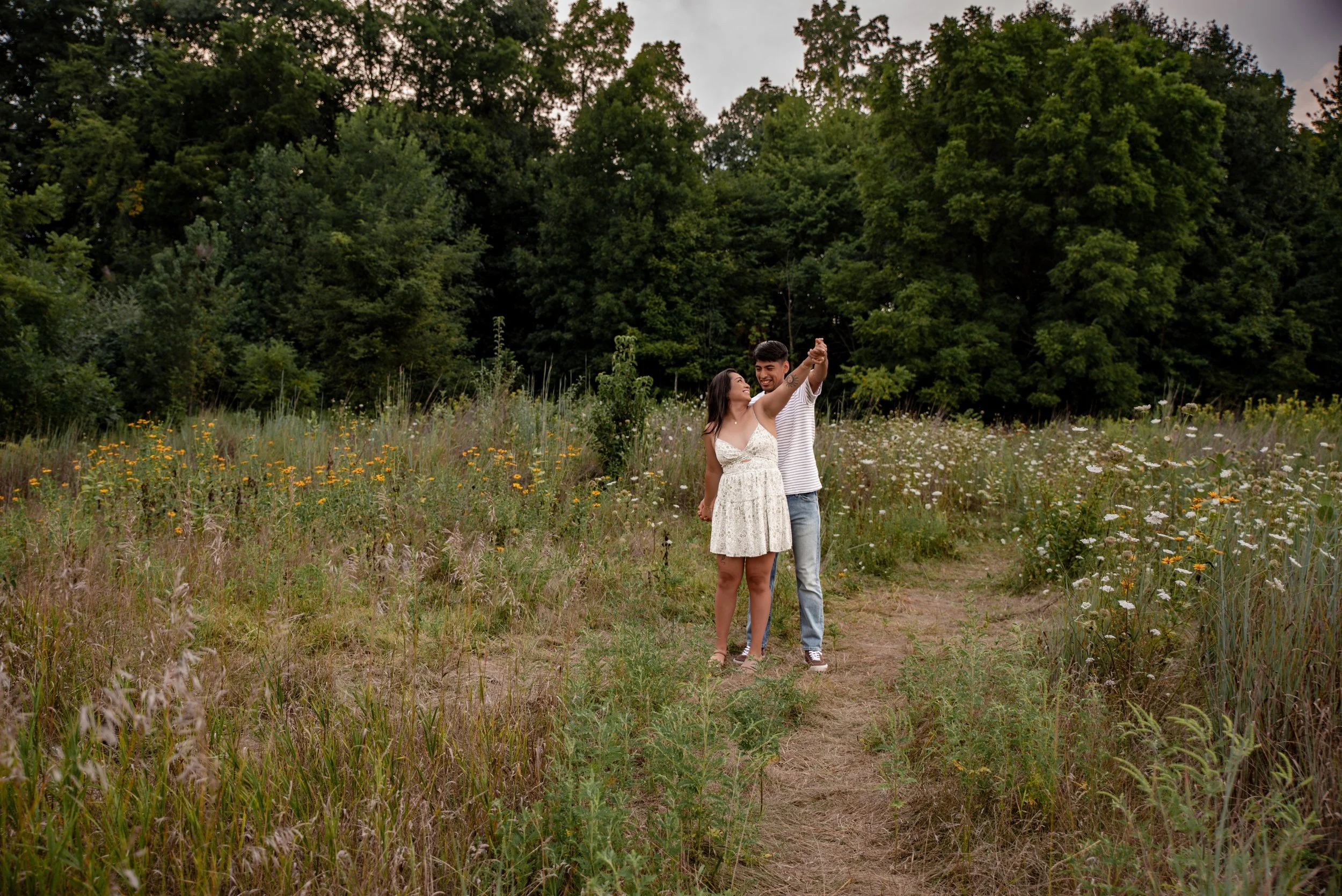 The Best Spots for Engagement Photos in Fort Wayne, Indiana