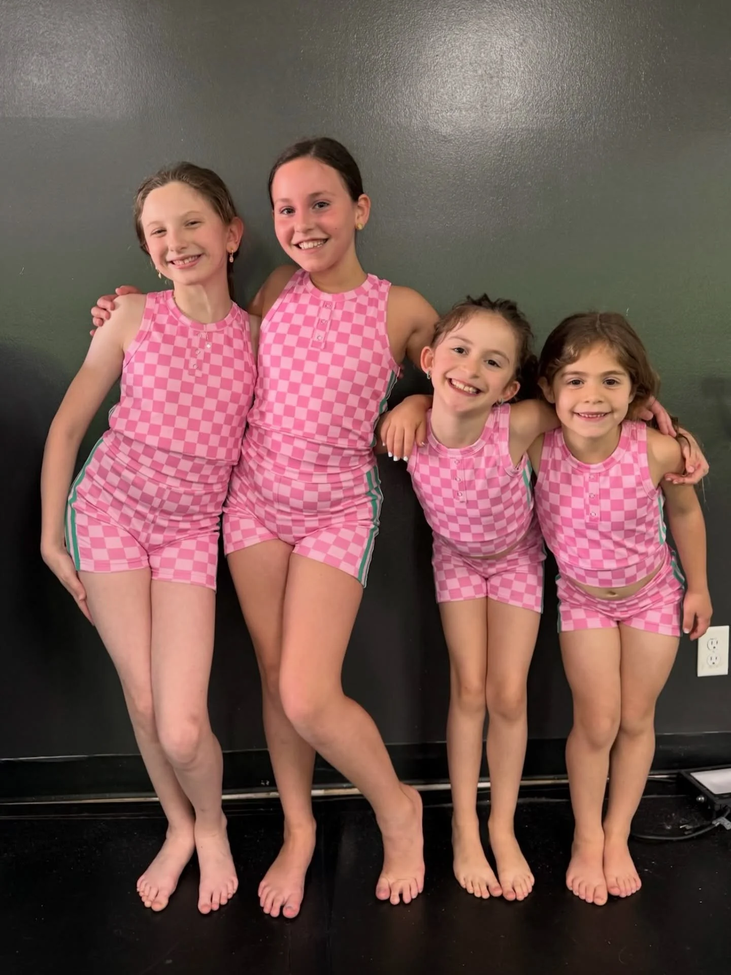 When you show up to class matching with your dance besties >>> 💕