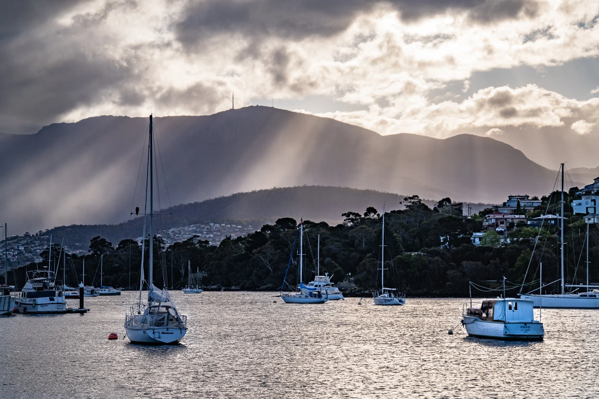 Bellerive Light Rays_011124.jpg