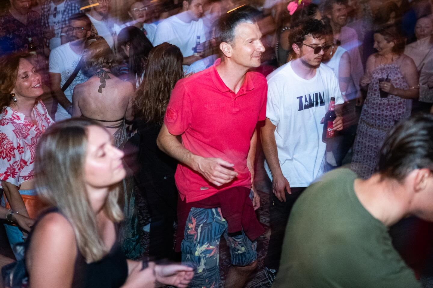 VA&Scaron;A PITANJA &amp; NA&Scaron;I ODGOVORI

1. Je li KHOLO svake srijede? Ne, svako izdanje je posebno.  Vidimo se danas, srijeda 11/2 a zatim opet tek 6/5 u Zagrebu; kao gosti 14/5 u Ljubljani, i 12/6 na otoku Ugljen u sklopu @flows_festival . 
