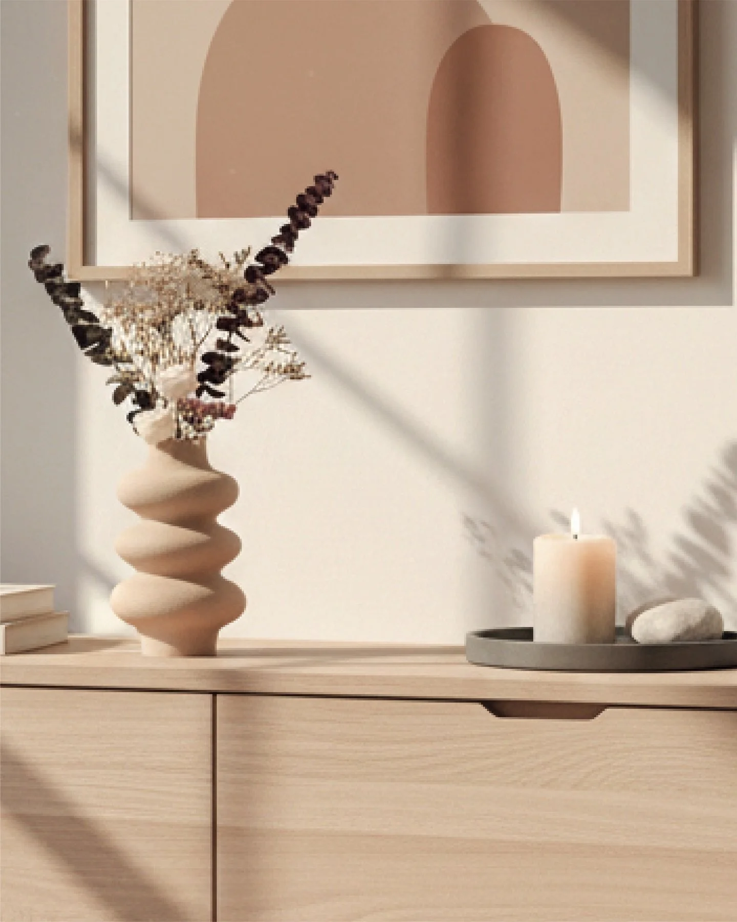 Hi ha peces que semblen tranquil&middot;les&hellip; i despr&eacute;s est&agrave; Dune.
 Amb l&iacute;nies suaus i una paleta que recorda la llum c&agrave;lida de la primavera, Dune no &eacute;s nom&eacute;s un gerro: &eacute;s aquell objecte que d&oa