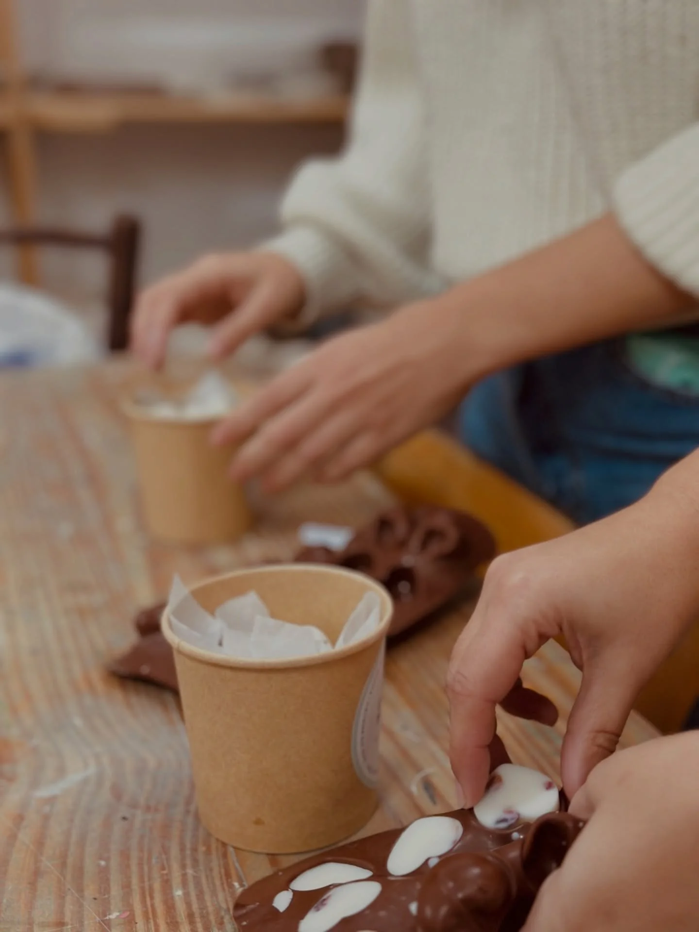 Si fa temps que tens ganes de fer alguna cosa diferent&hellip;
aquest pot ser el teu moment.

Al taller amb TRA&Ccedil; crees el teu cremador de cer&agrave;mica i els teus propis wax melts amb cera de soja.
T&rsquo;ho end&uacute;s tot a casa, fet per