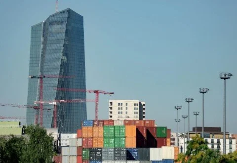 ECB officials sticking to steady-rates plan after trade deal