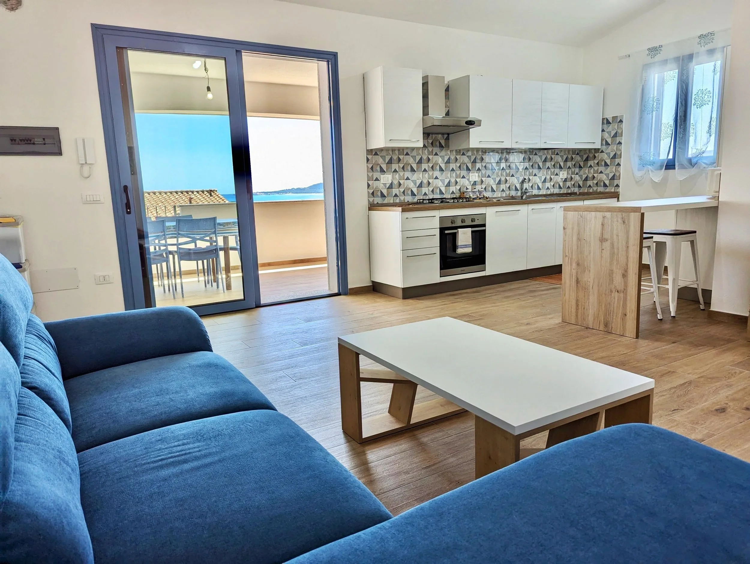 Modern Fully Equipped Kitchen
Indulge in home-cooked meals with stainless steel appliances, and all the necessary cookware, utensils, and dishes