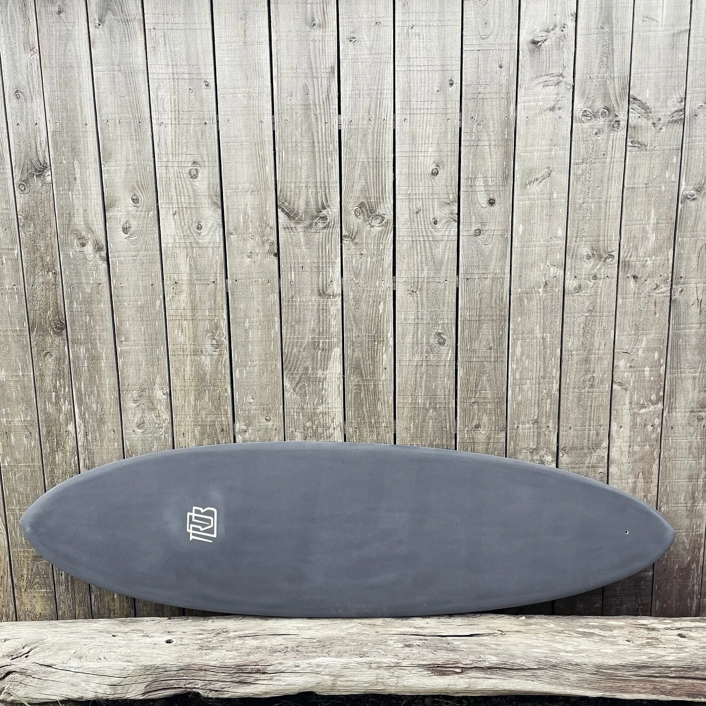 La planche de Thomas π΅
6'8''x21''1/2x3''1/8 | 50L | EVA deck
#nowax #eva #resinwork #resintint #epoxy #durable #madewithlove #robsurfboards #plozevet