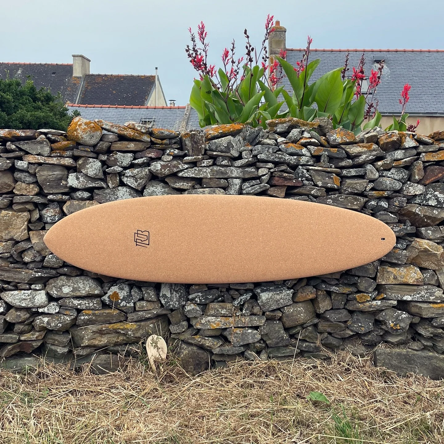 La planche de Pierre-Yves βοΈ
7'2"x21"7/8x3" | 49,5L
#resinwork #resintint #cork #eps #durable #madewithlove #robsurfboards #plozevet
