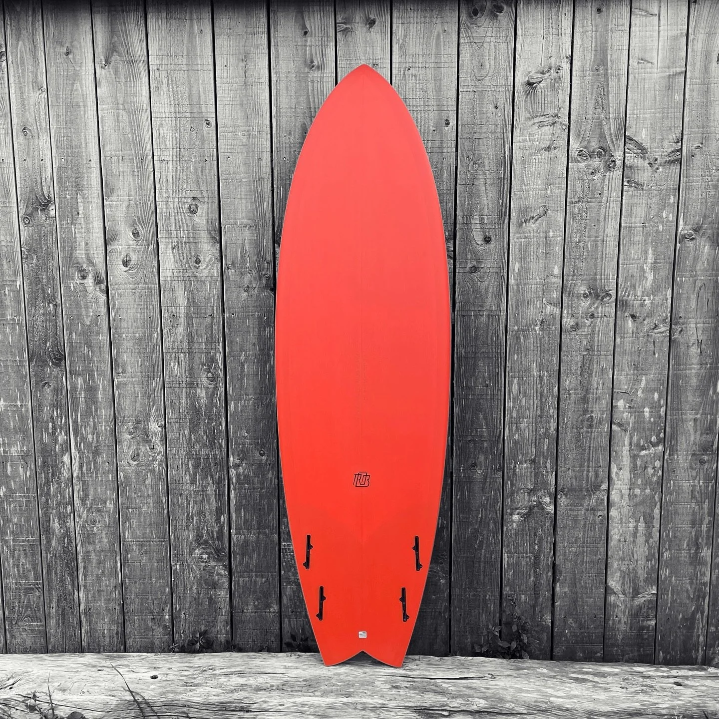Quad fish pour Pierre π 
5'10"x20"1/2x2"5/8 | 34,5L
#resinwork #epoxy #eps #durable