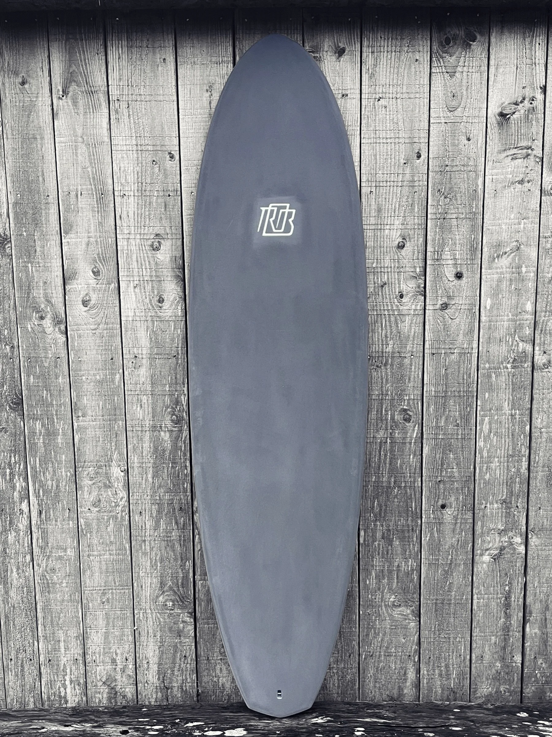 Ploz wombat pour JB ▪️🔹

6'6"x21"1/4x2"3/4 | 40,6L

EVA deck / full tint / logo phospho 3d 

#resinwork #eva #epoxy #madewithlove #durable
