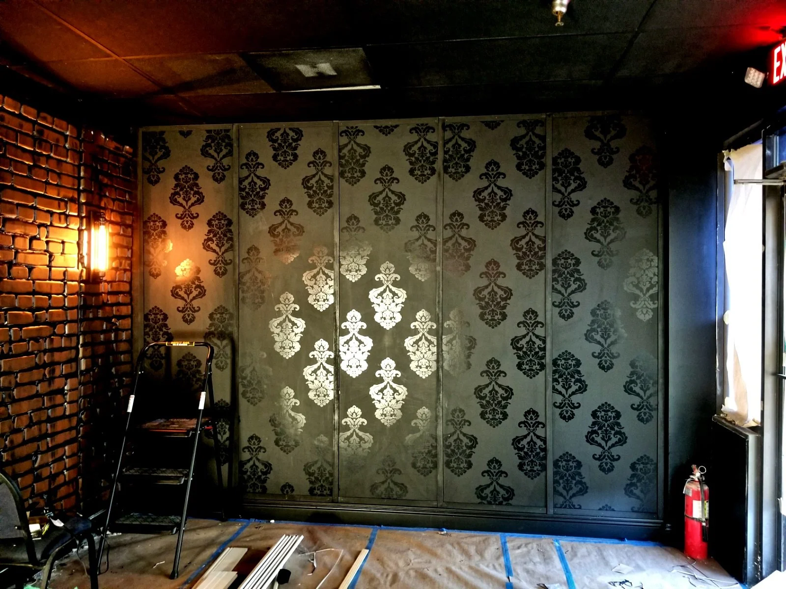 escape room props and rooms for sale