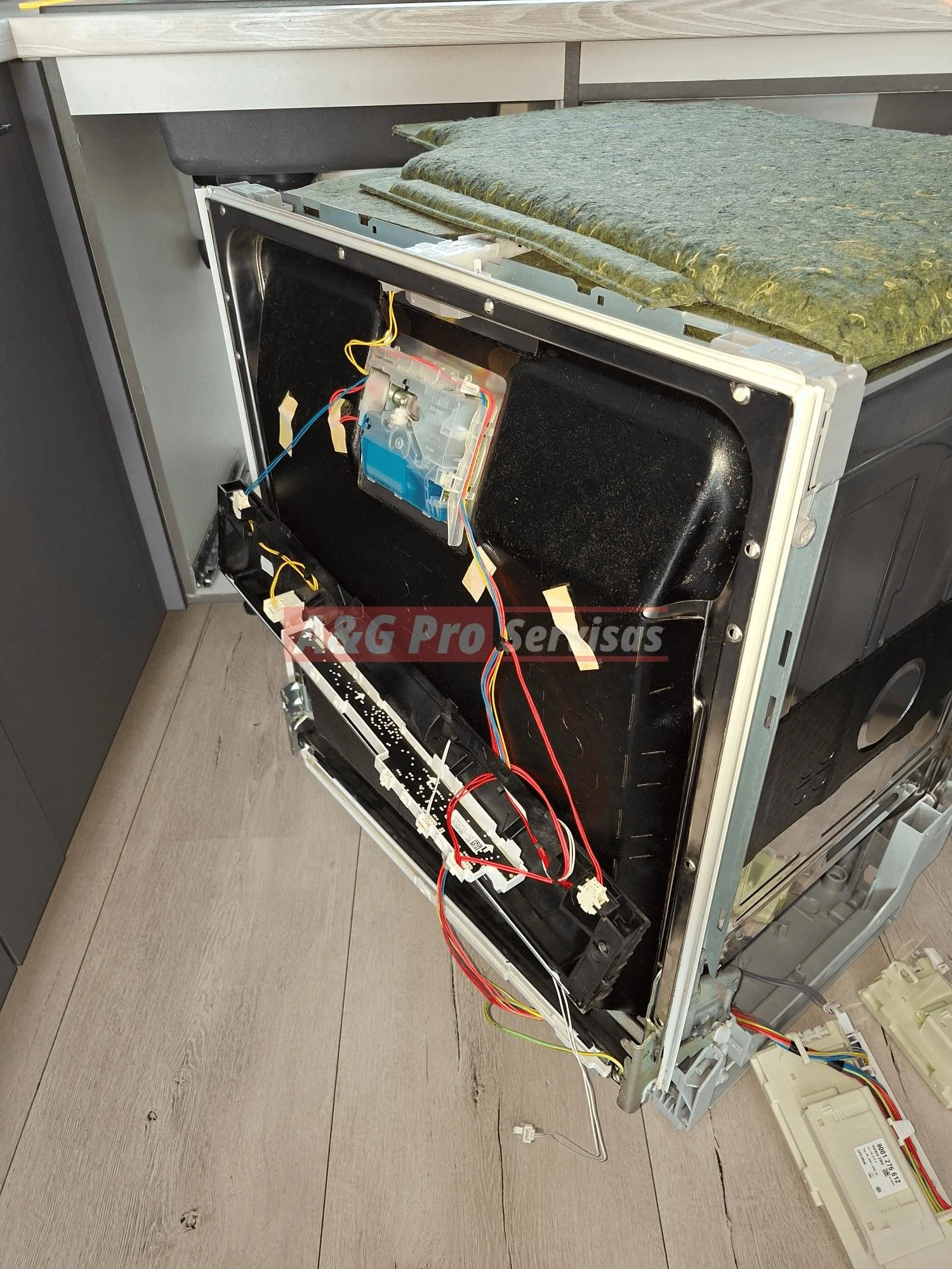 Electrolux indaplovės valdymo plokštė – nereaguoja į valdymą, rodo klaidas.