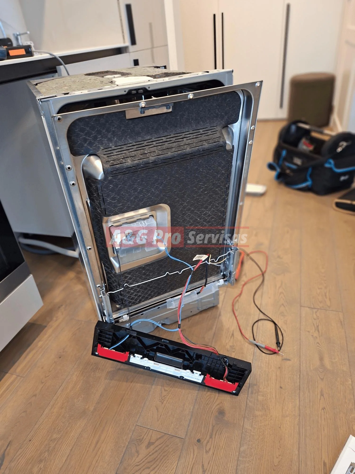 Electrolux indaplovės PCB – „faulty control“, indaplovė neįsijungia arba stringa.