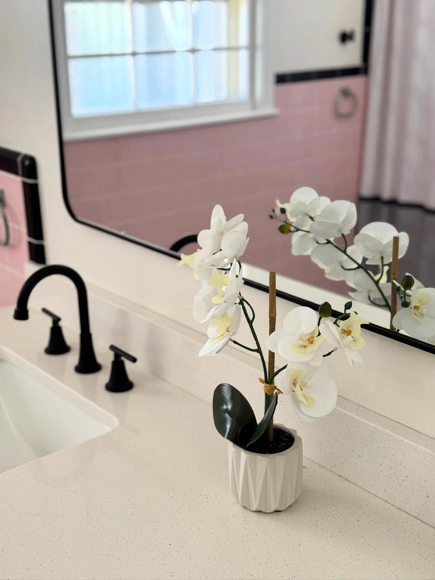 Have to show off this cutie ranch house I designed and staged this summer with a great local investor. 1126 N Farmstead is live and I worked very hard to update it but keep the original cottage charm. 💗 I hope it finds a buyer who loves the #milleni