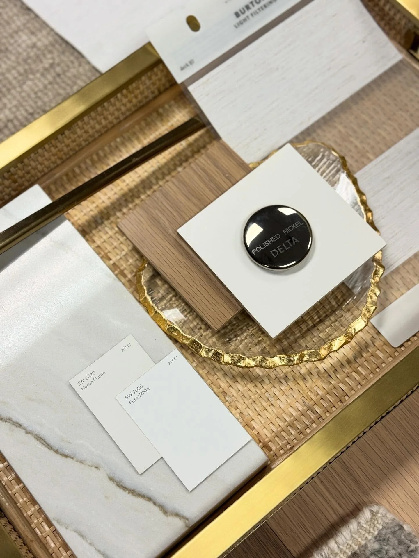 Let&rsquo;s talk plumbing finishes! Polished Nickel is my favorite silver finish to pair with gold tones. It has a warm undertone that perfectly pairs the 2 finishes together. ✨