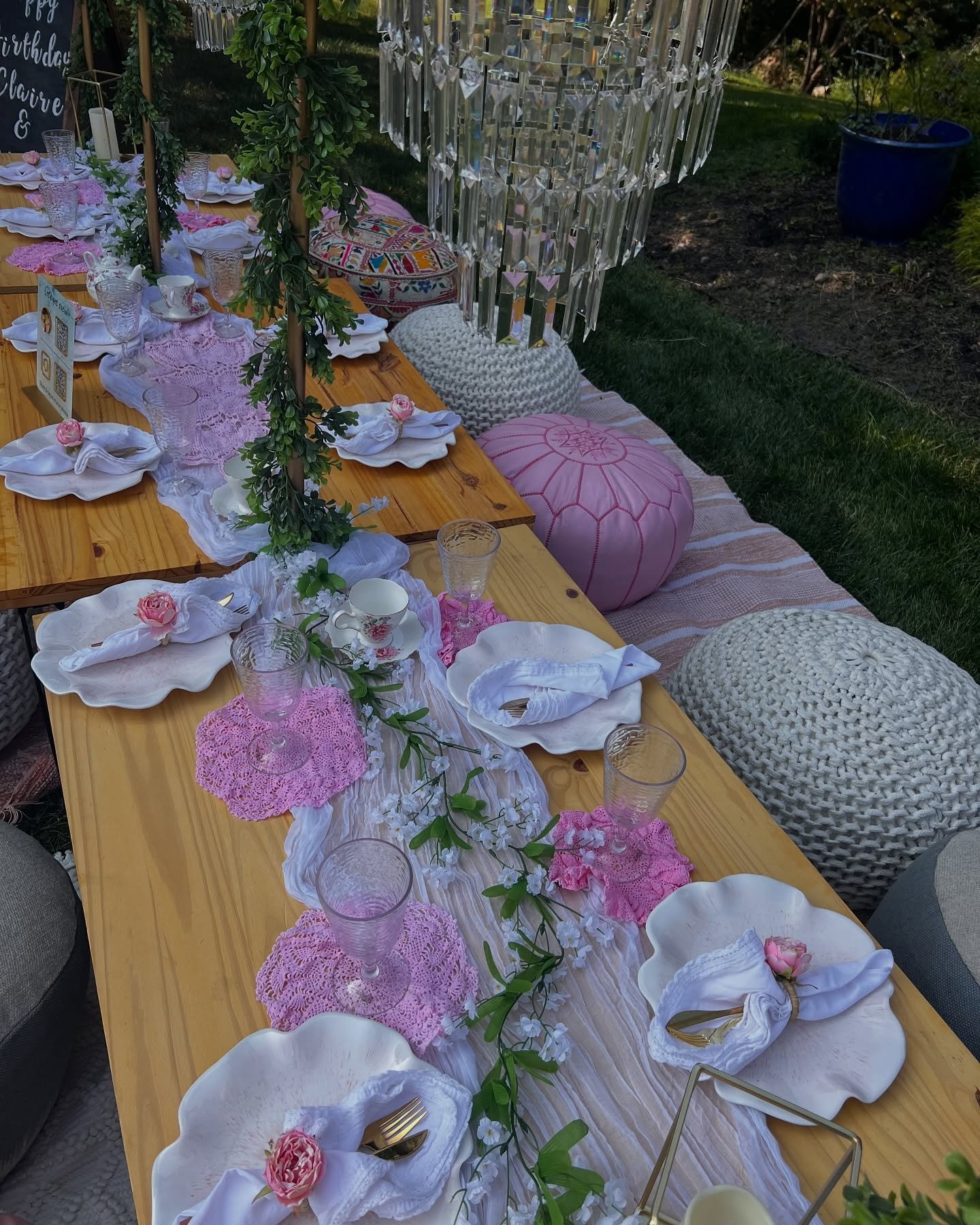 ๐ 1 YEAR!! ๐
I cannot believe it’s been a year since the conception of Pearl Picnics.
Thank YOU for the support! Planning these picnics with you has been my favorite thing this past year. ๐ฉท
In celebration of our 1st year in business, we