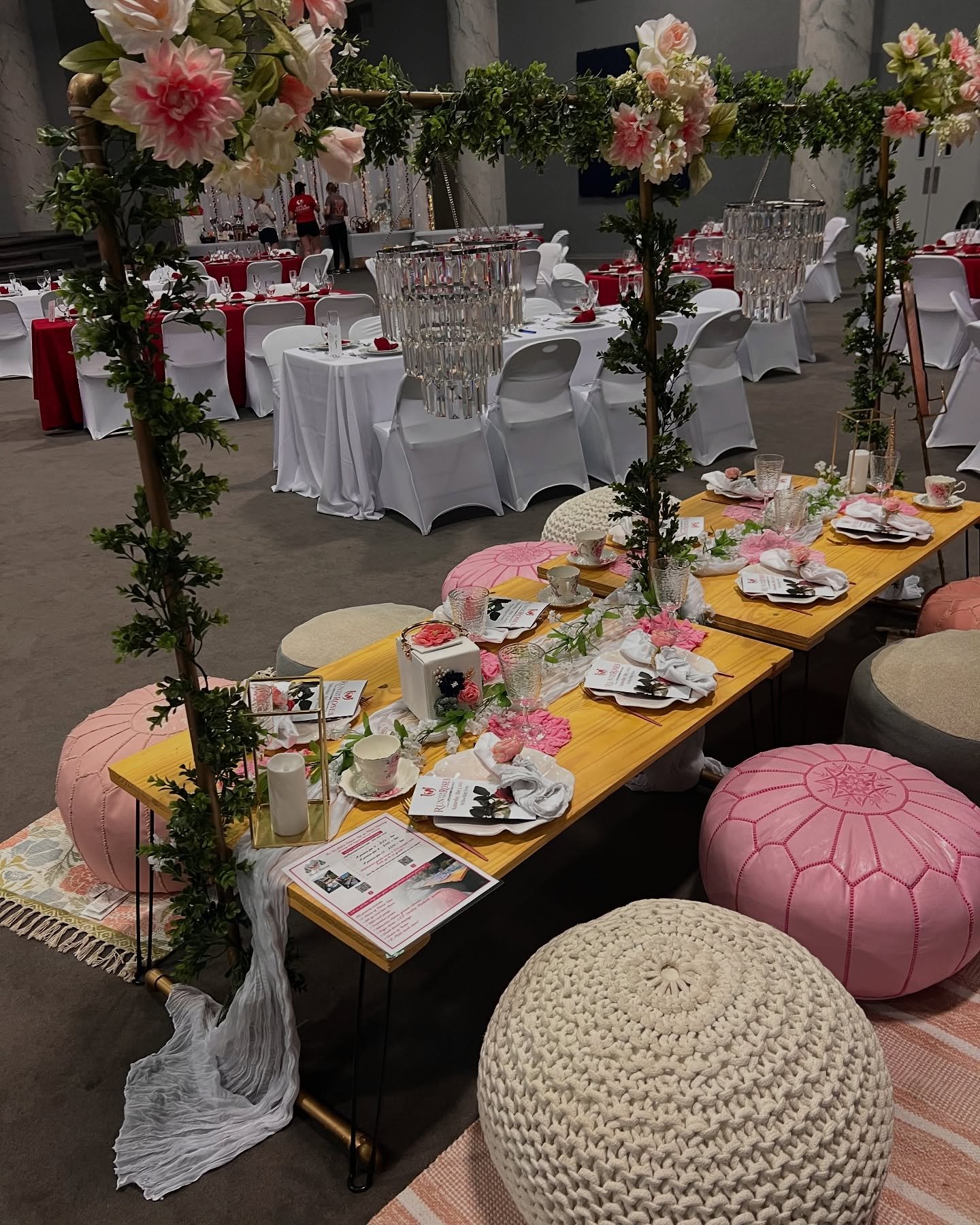 A very special experience today at the Run for the Roses event supporting Little victories ๐ ๐ ๐ ๐น
Everyone looked so elegant and stylish with their coordinated outfits and Derby hats! ๐
Our picnic setup was one of the corporate tables that p