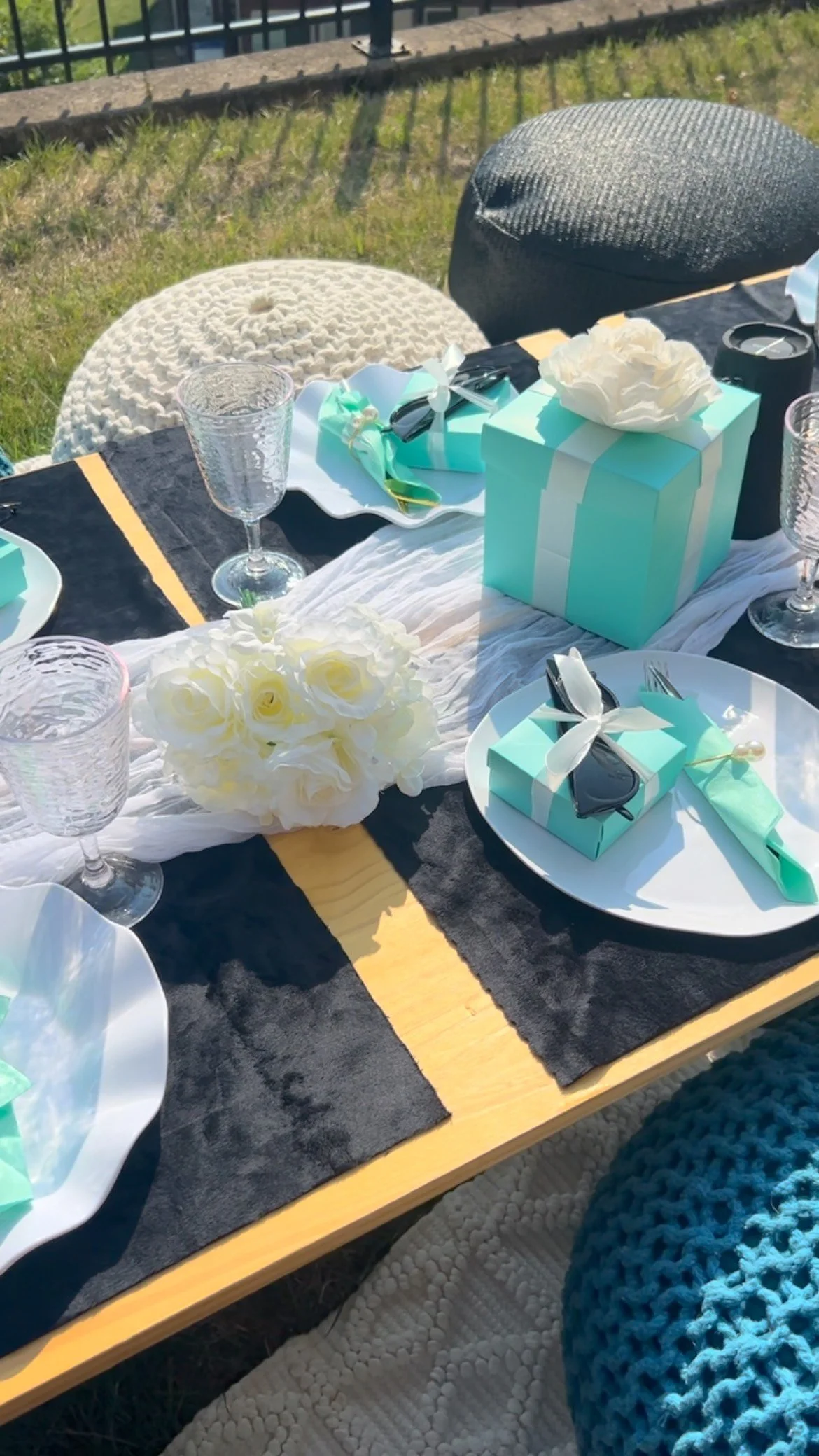 “I’m just crazy about Tiffany’s” ๐ฉต
Any bride’s to be out there getting ready to ask their girls to be bridesmaids?
How about a bridesmaid’s proposal picnic for some glam and girl fun? ๐คฉ ๐ ๐ ๐
โจbook nowโจ
#