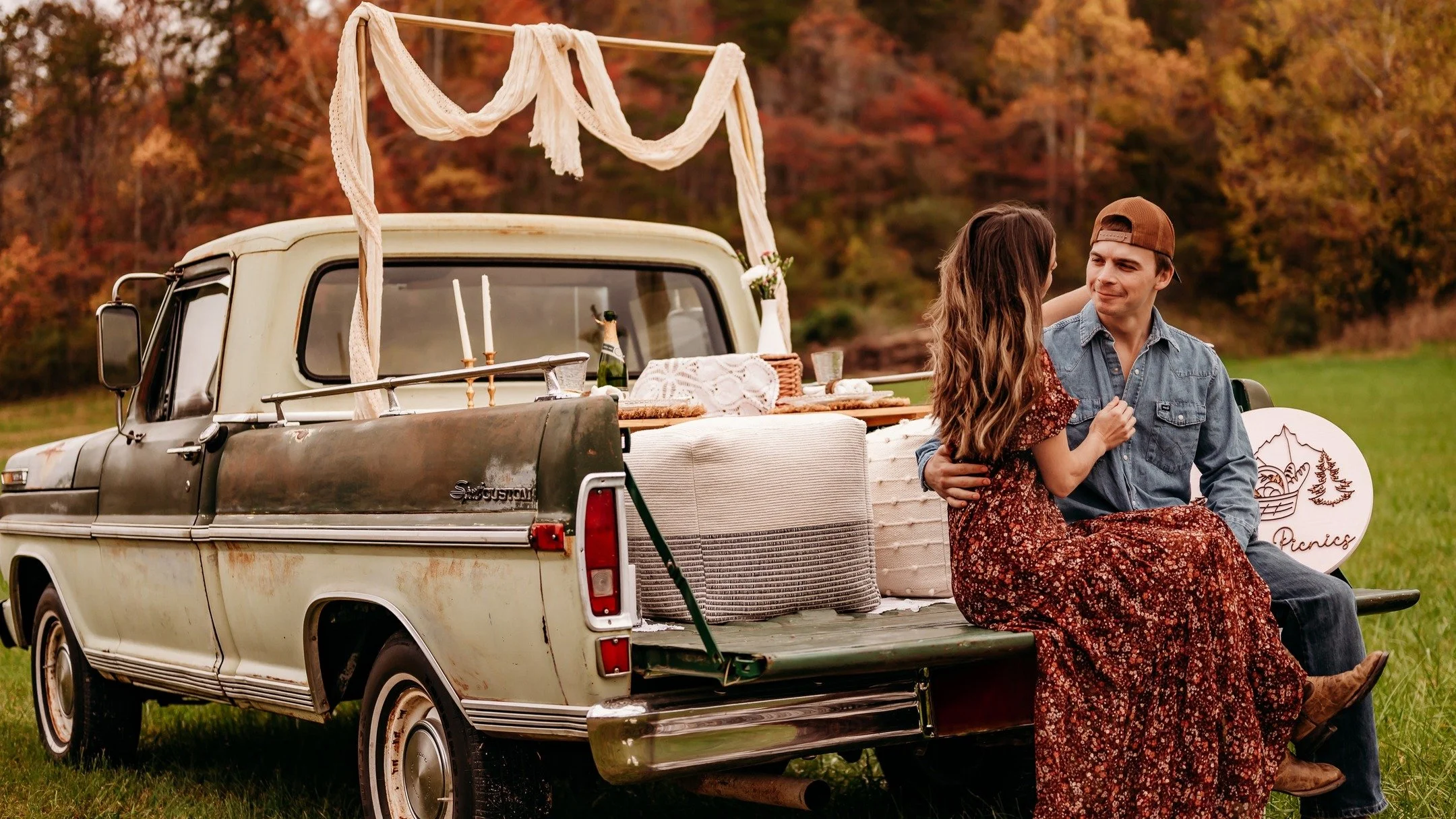 Golden leaves, cozy vibes, and the ultimate picnic experience are calling! 🧺🍁
Don&rsquo;t miss the chance to picnic in peak fall magic 🍂

💫Book now💫
www.pearlpicnicswv.com

#pearlpicnicwv #itstheseason #luxurypicnicservice #luxurypicnics
#smallb